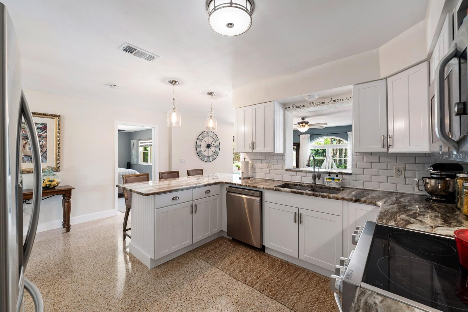 1100 36TH AVE NE, ST PETERSBURG, FL, 33704