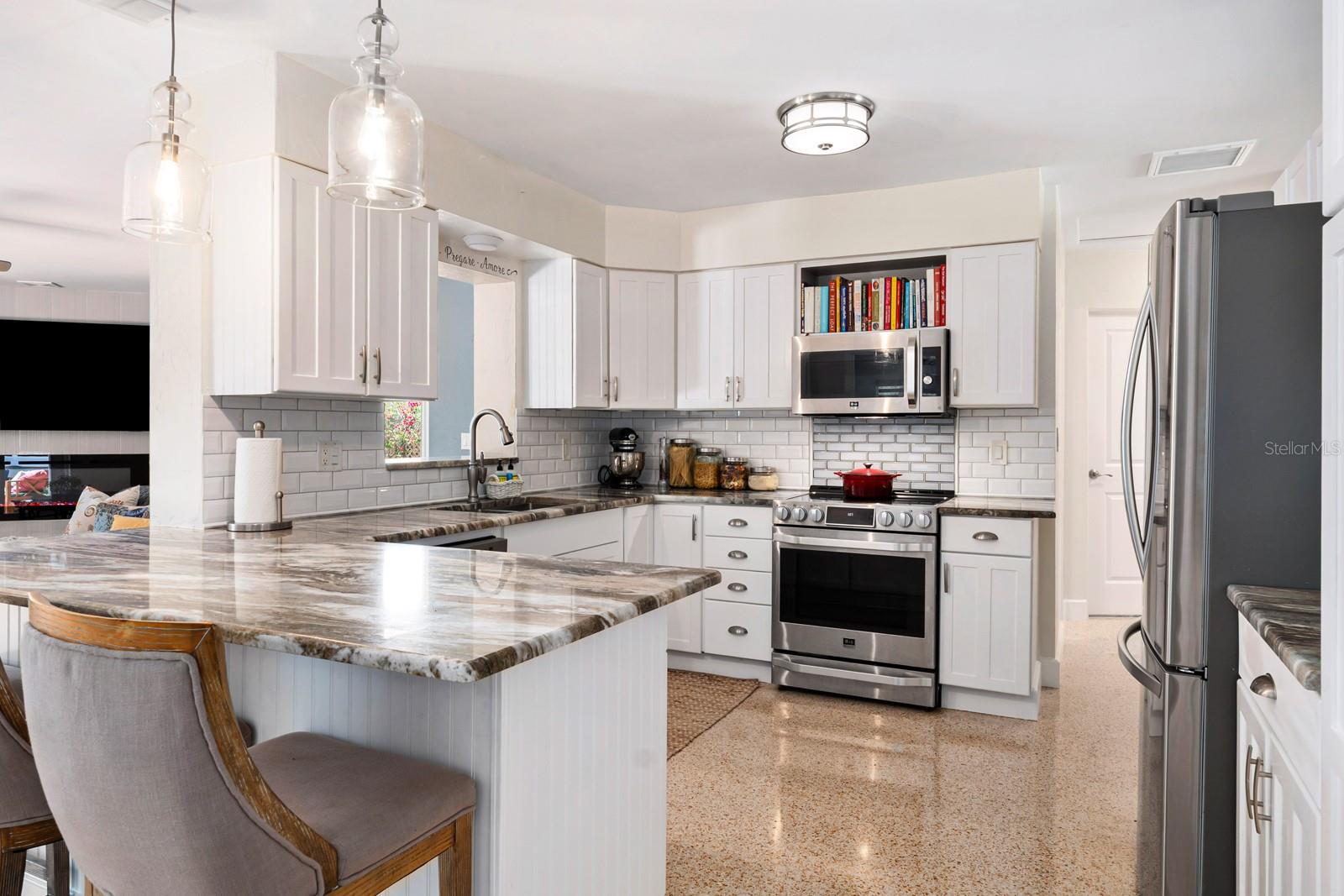 1100 36TH AVE NE, ST PETERSBURG, FL, 33704