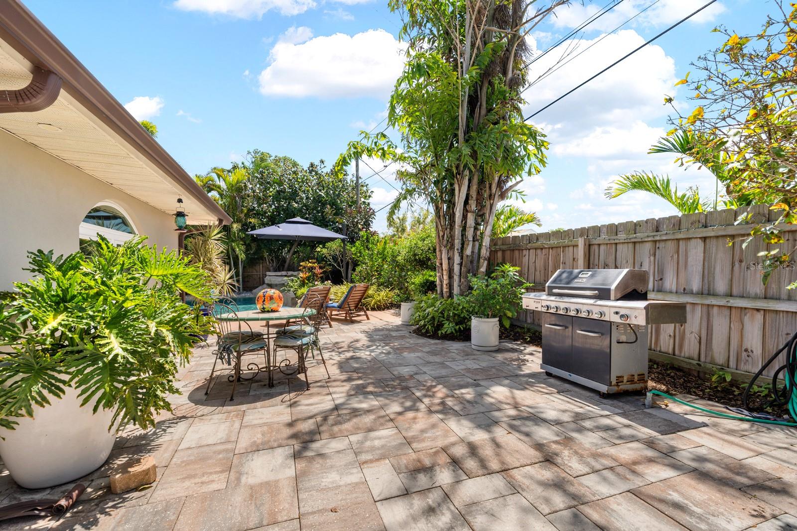 1100 36TH AVE NE, ST PETERSBURG, FL, 33704