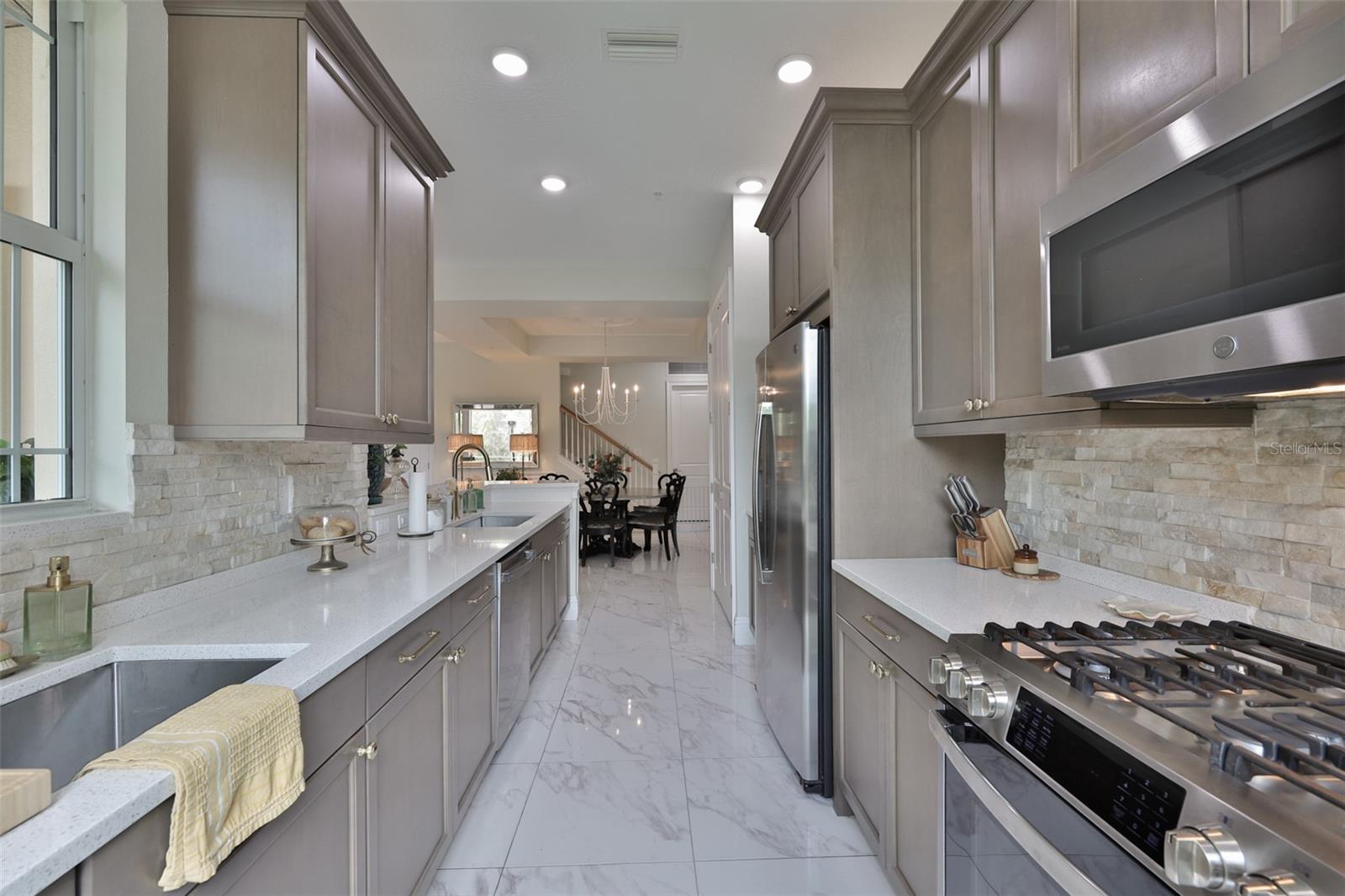 7835 HIDDEN CREEK LOOP #102, BRADENTON, FL, 34202