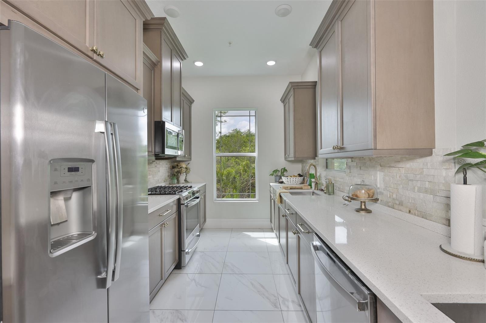 7835 HIDDEN CREEK LOOP #102, BRADENTON, FL, 34202