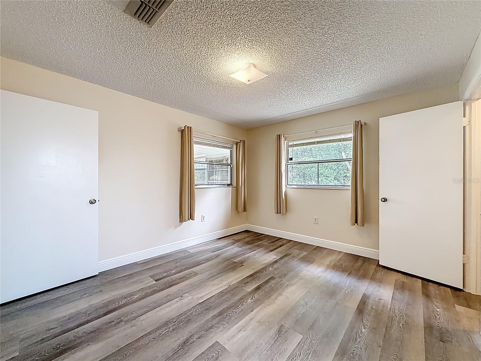 615 THIRD AVE, LADY LAKE, FL, 32159