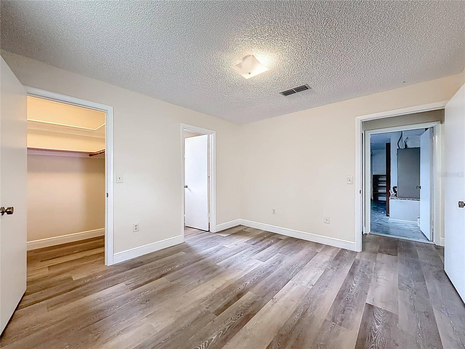 615 THIRD AVE, LADY LAKE, FL, 32159