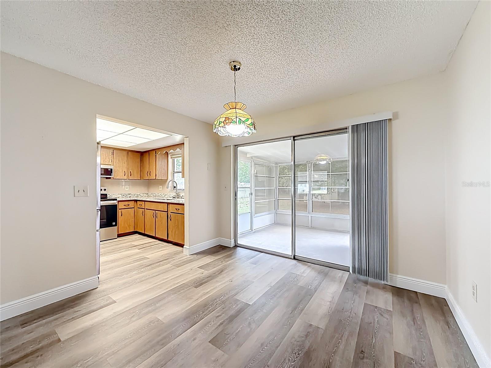 615 THIRD AVE, LADY LAKE, FL, 32159