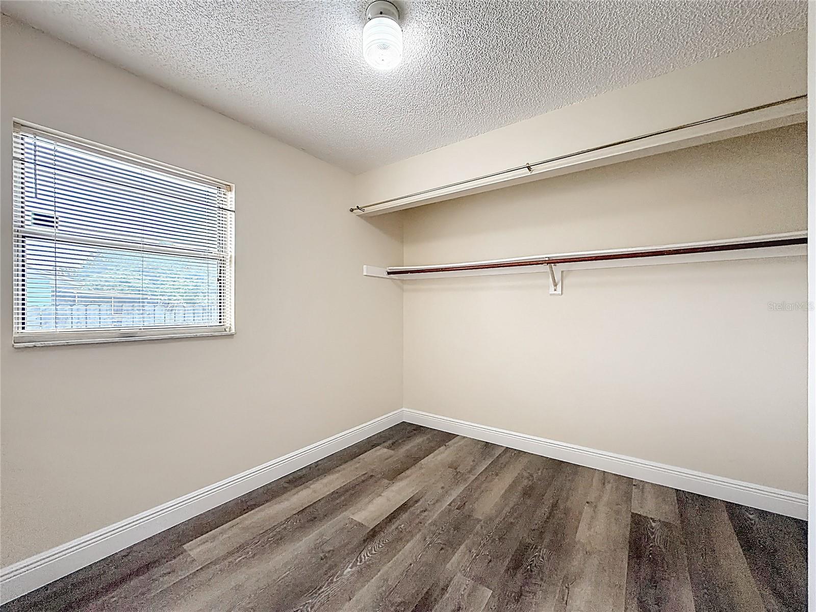 615 THIRD AVE, LADY LAKE, FL, 32159