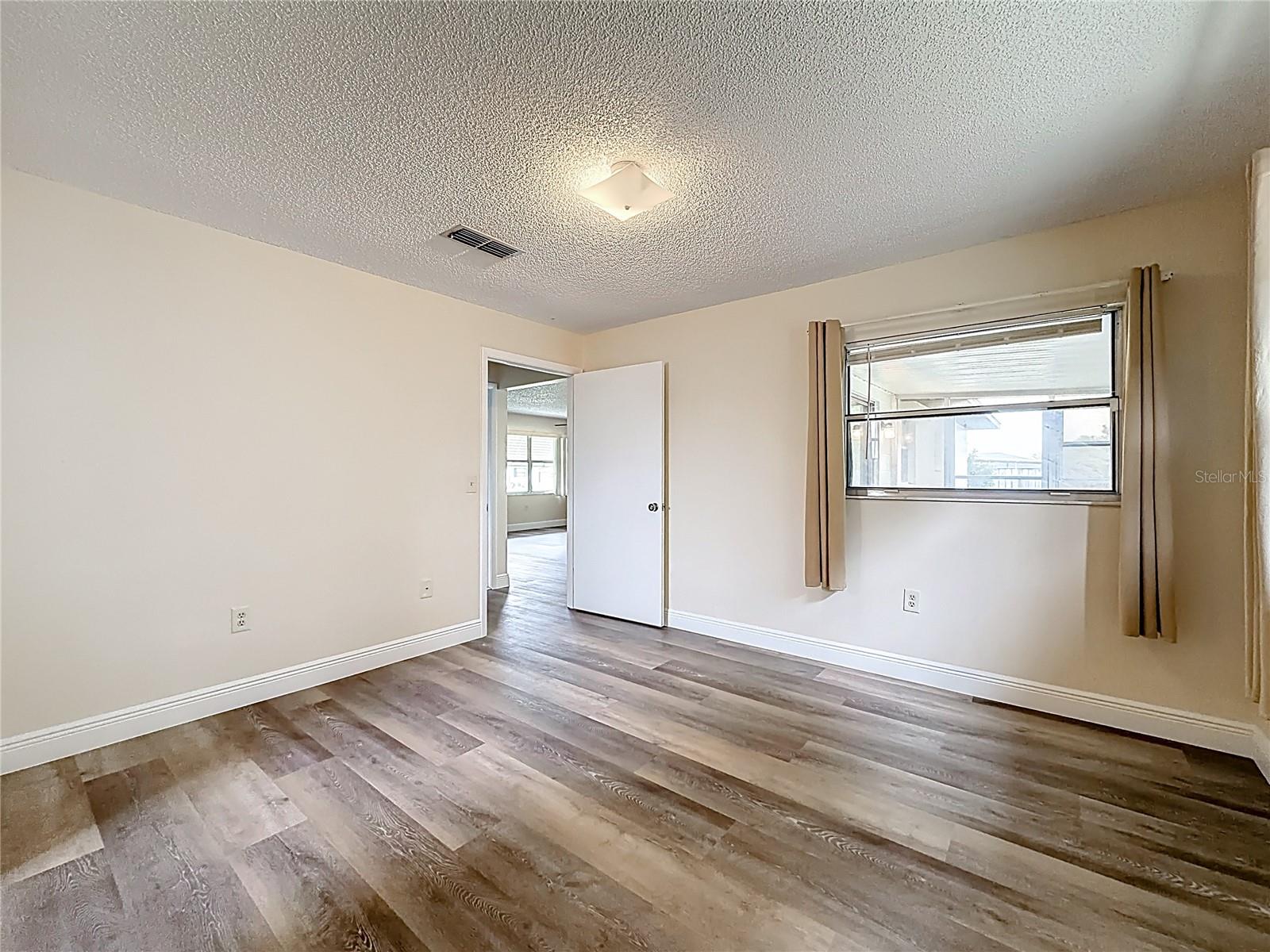 615 THIRD AVE, LADY LAKE, FL, 32159