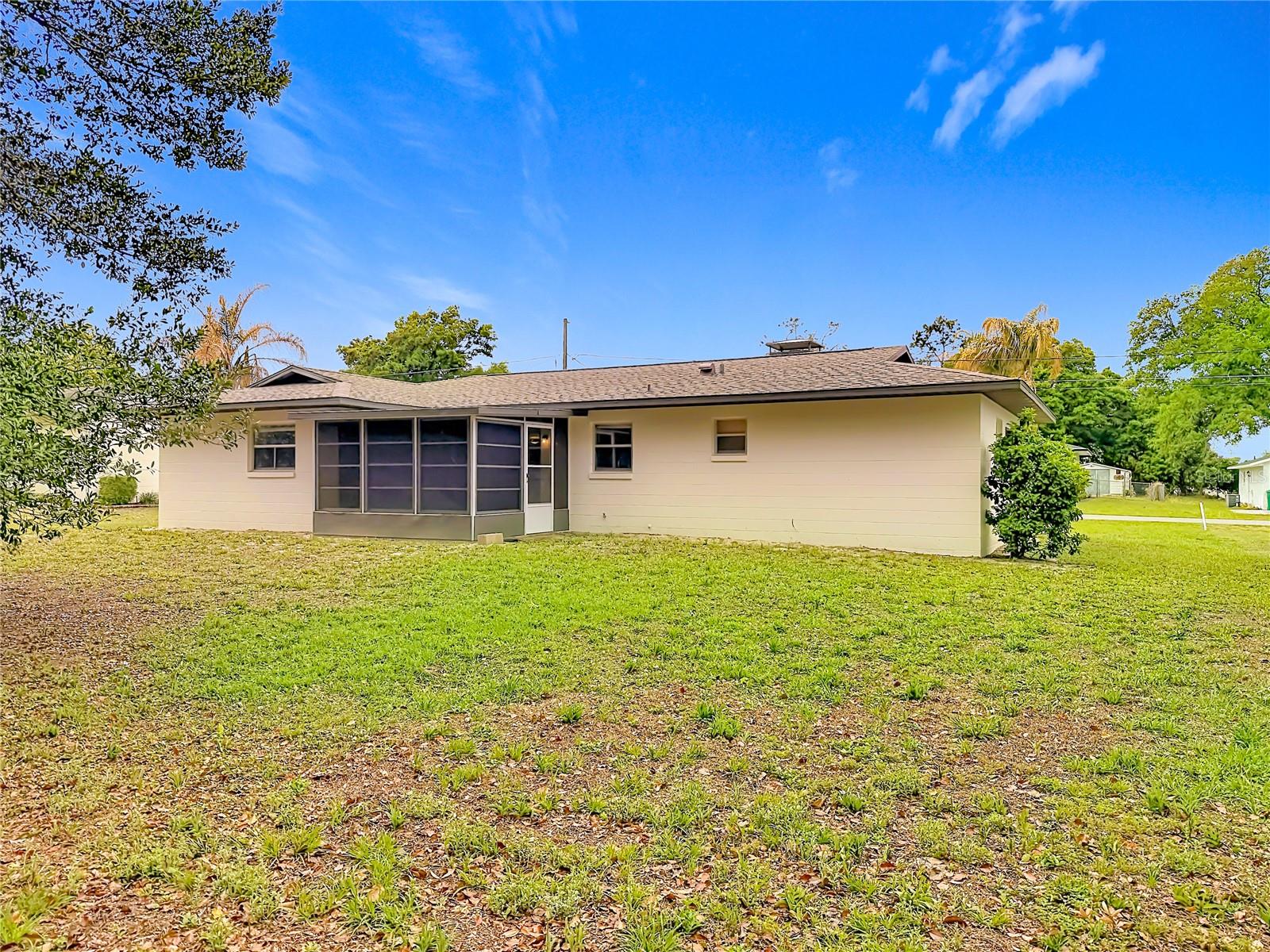 615 THIRD AVE, LADY LAKE, FL, 32159