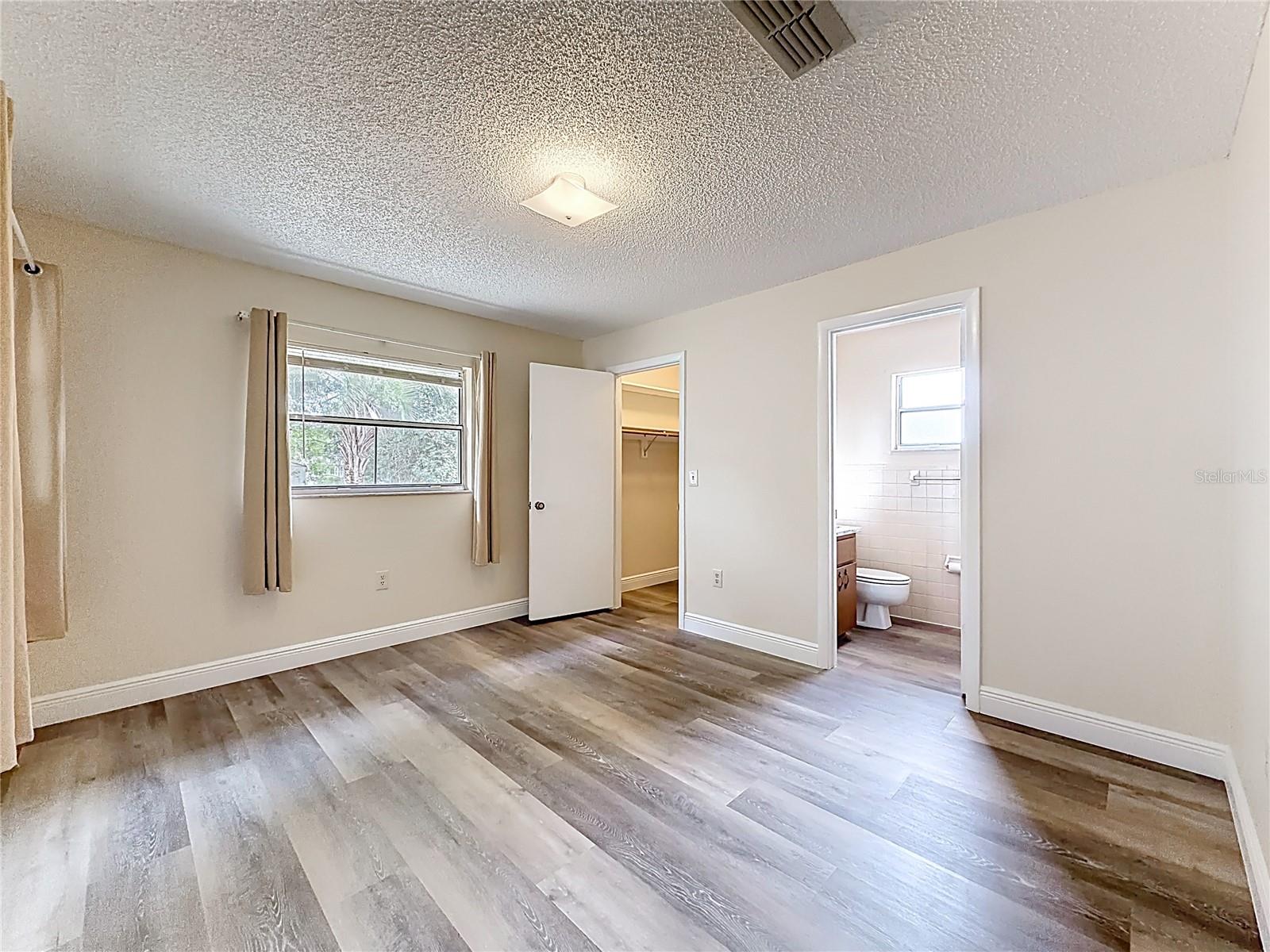 615 THIRD AVE, LADY LAKE, FL, 32159