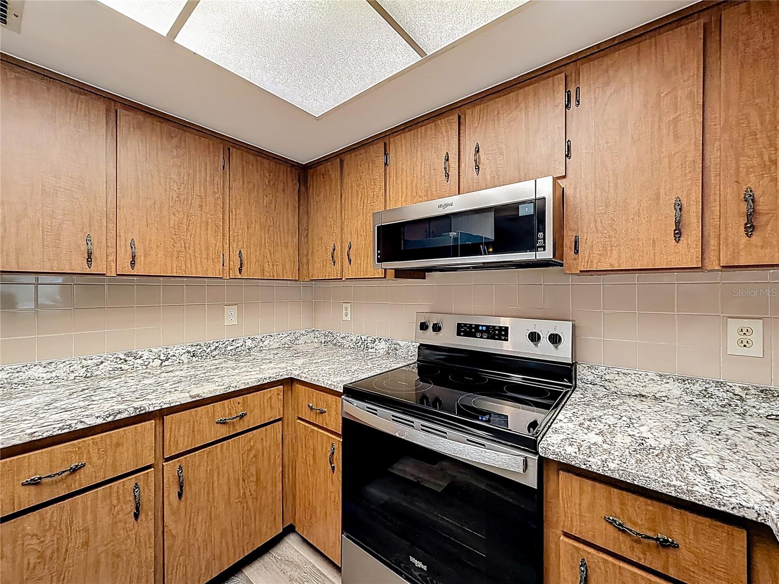 615 THIRD AVE, LADY LAKE, FL, 32159