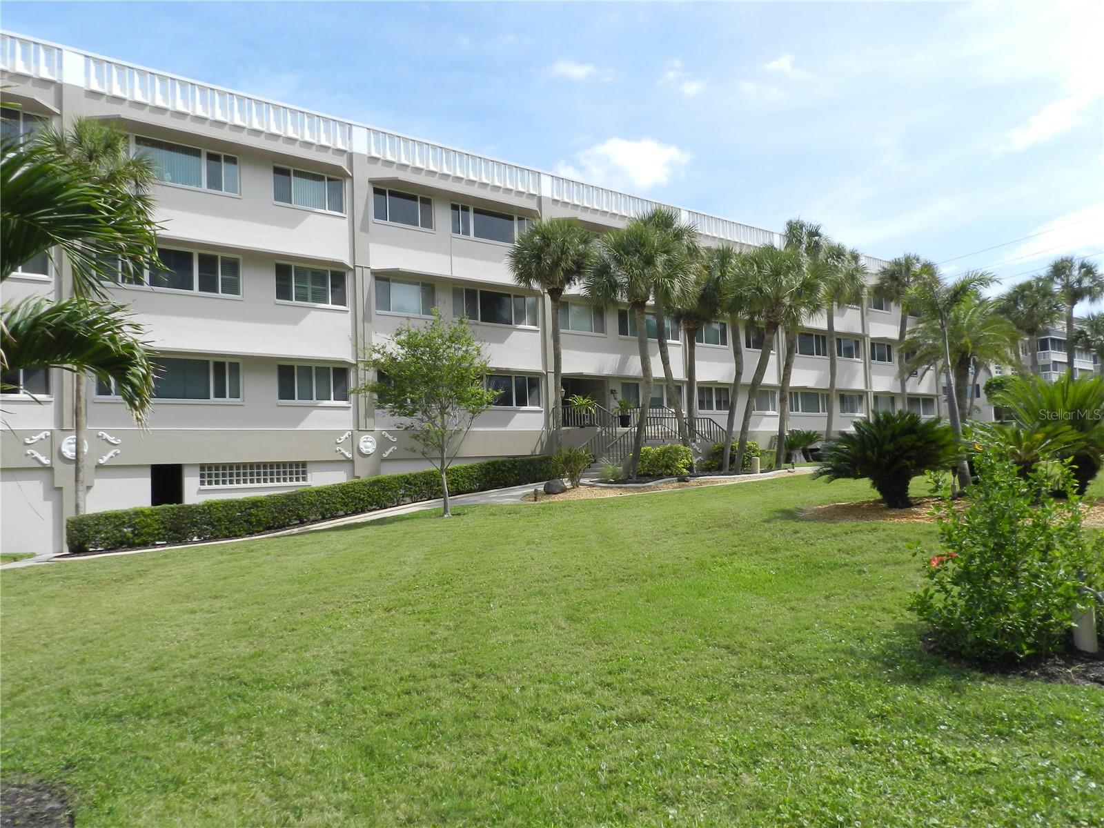 HARBOUR CLUB CONDO 1, BELLEAIR BLUFFS, FL, 33770