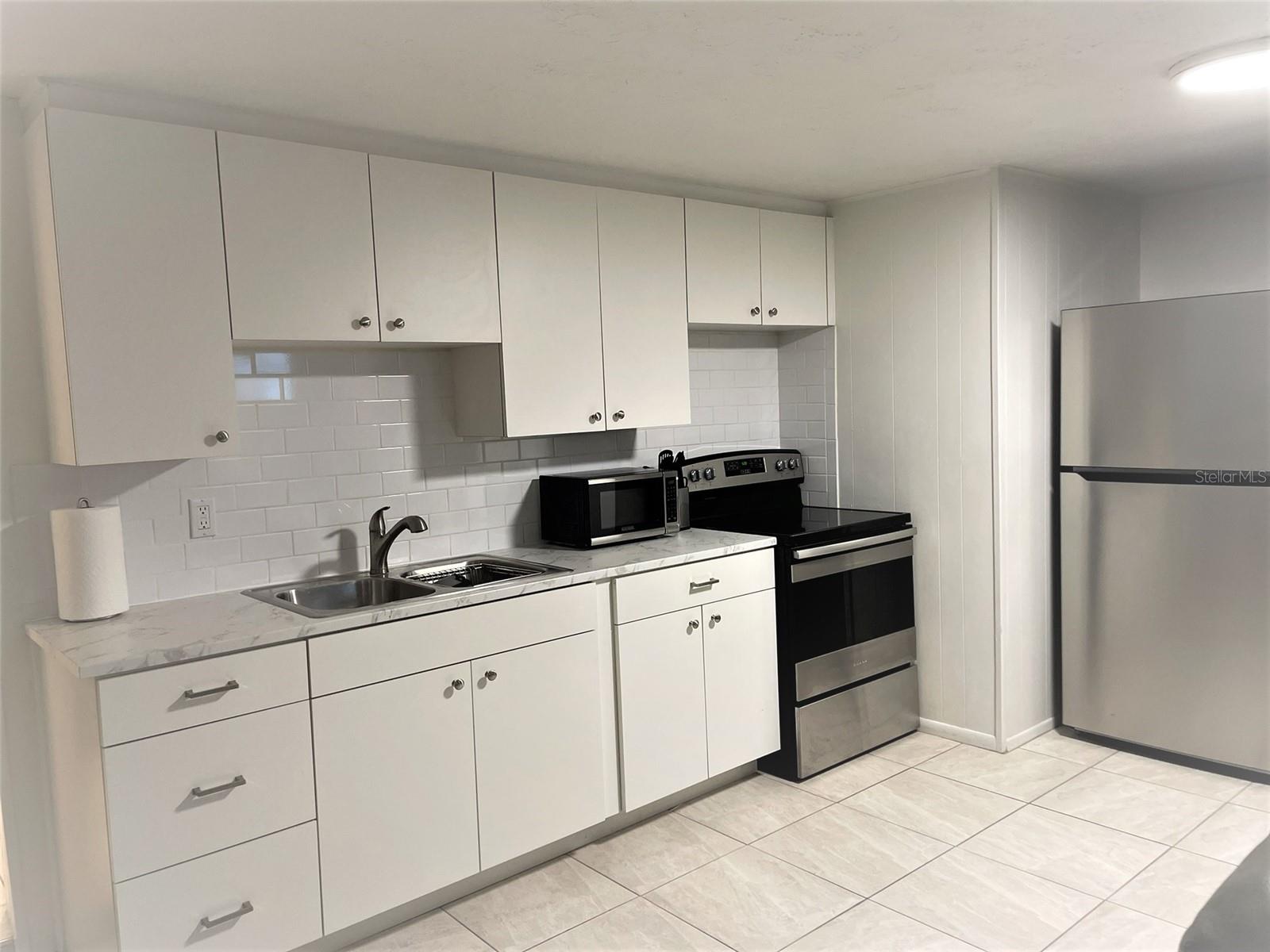 828 S TUTTLE AVE #B, SARASOTA, FL, 34237