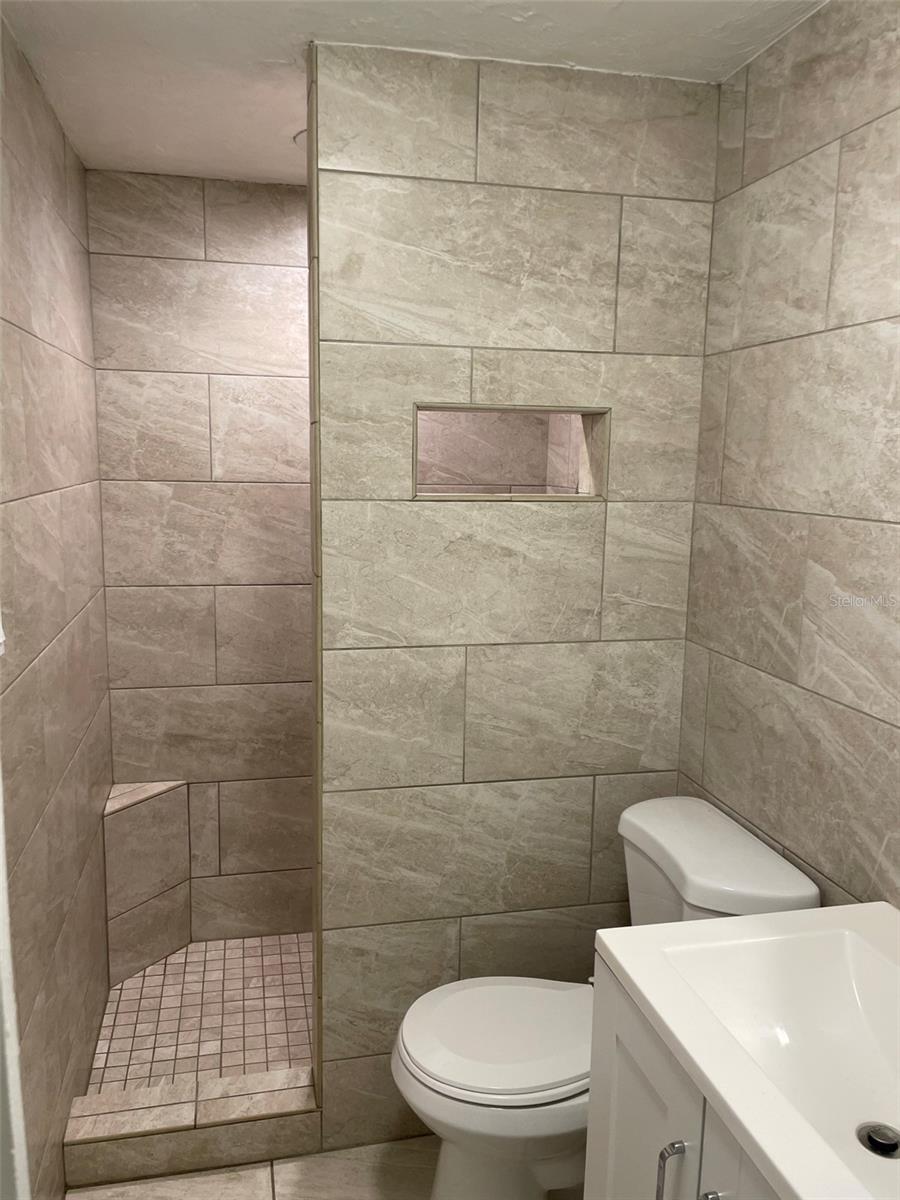 828 S TUTTLE AVE #B, SARASOTA, FL, 34237