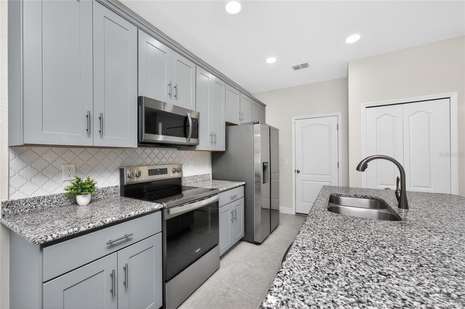 27366 DEEP CREEK BLVD, PUNTA GORDA, FL, 33983