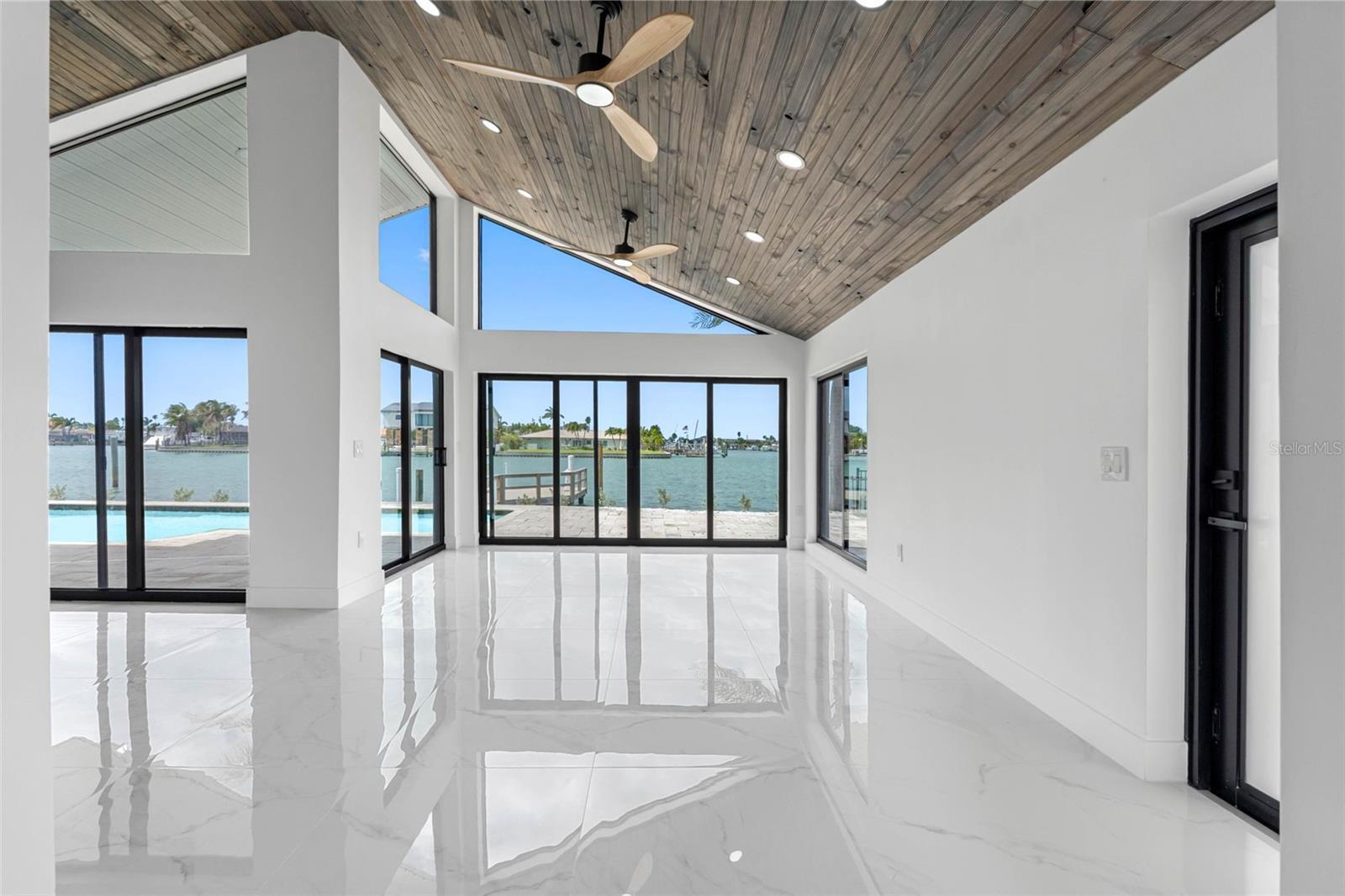 520 115TH AVE, TREASURE ISLAND, FL, 33706