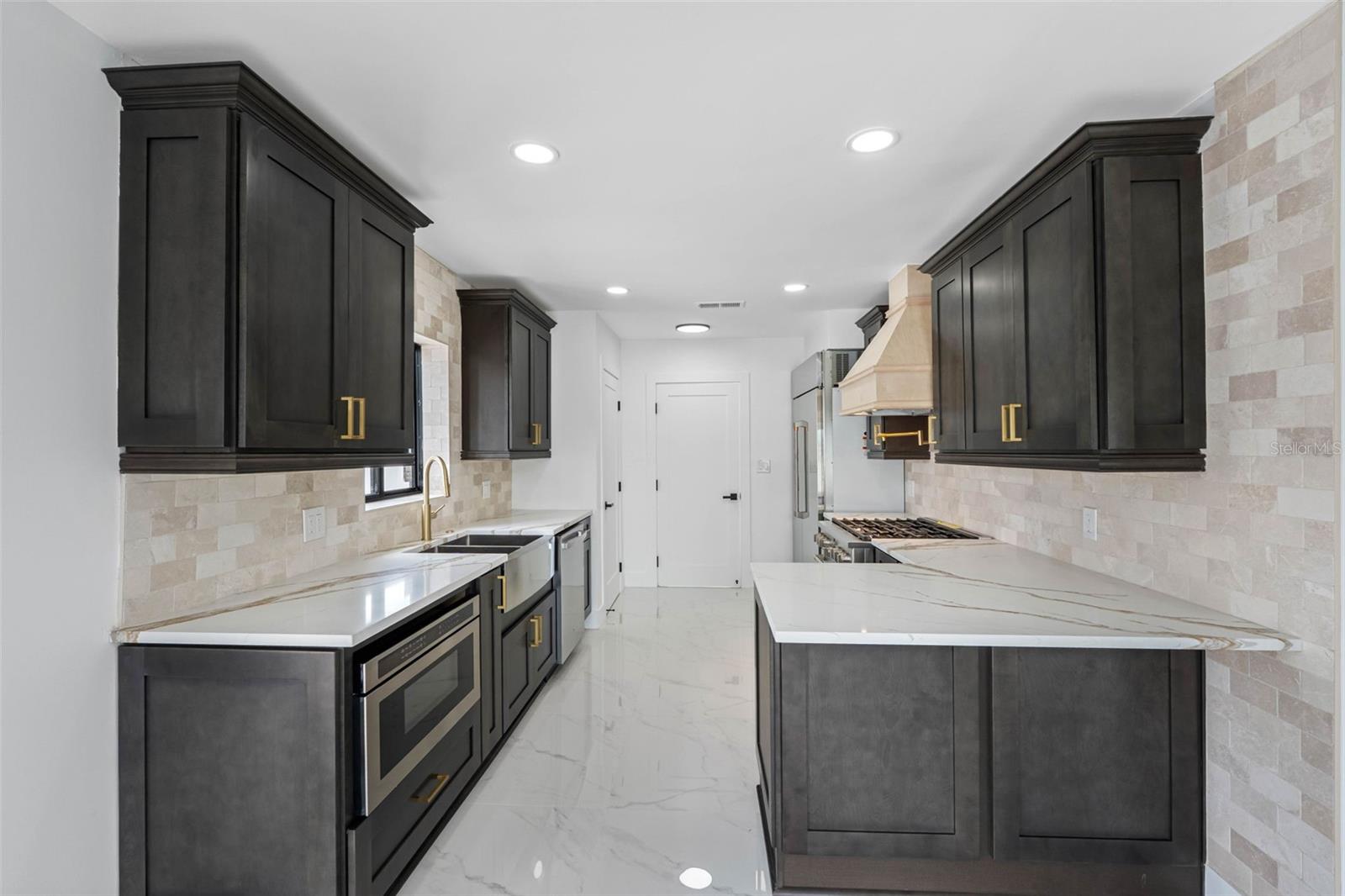 520 115TH AVE, TREASURE ISLAND, FL, 33706