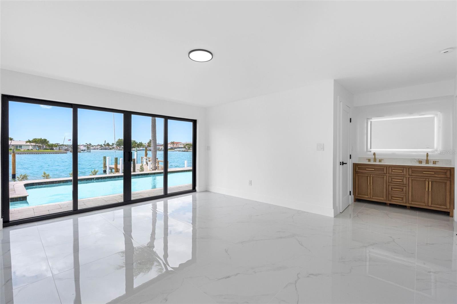 520 115TH AVE, TREASURE ISLAND, FL, 33706