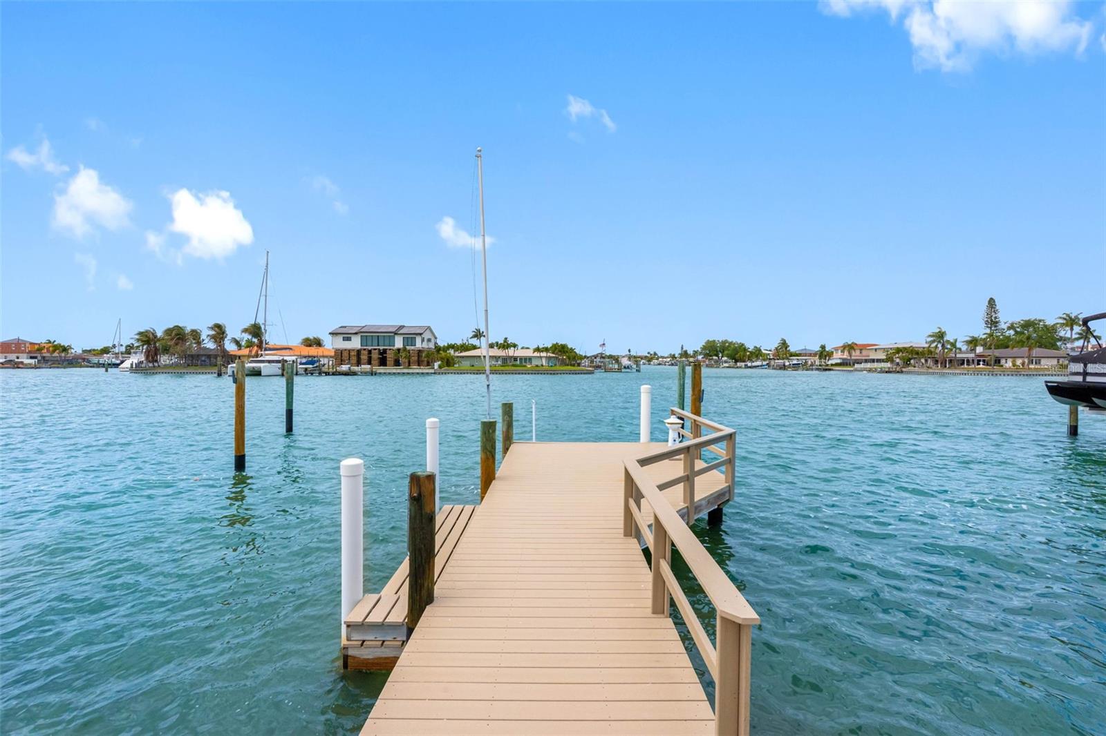 520 115TH AVE, TREASURE ISLAND, FL, 33706