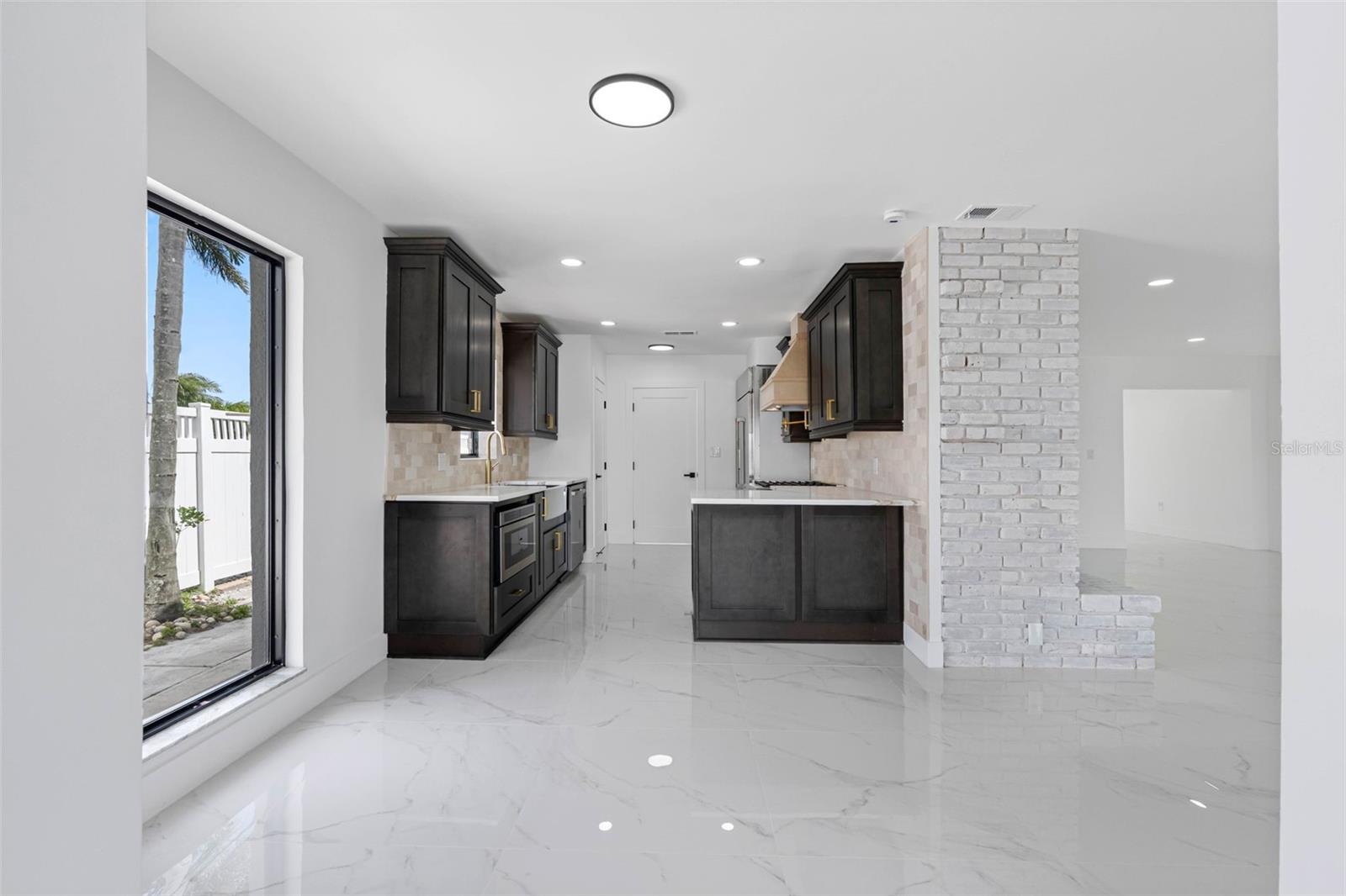 520 115TH AVE, TREASURE ISLAND, FL, 33706