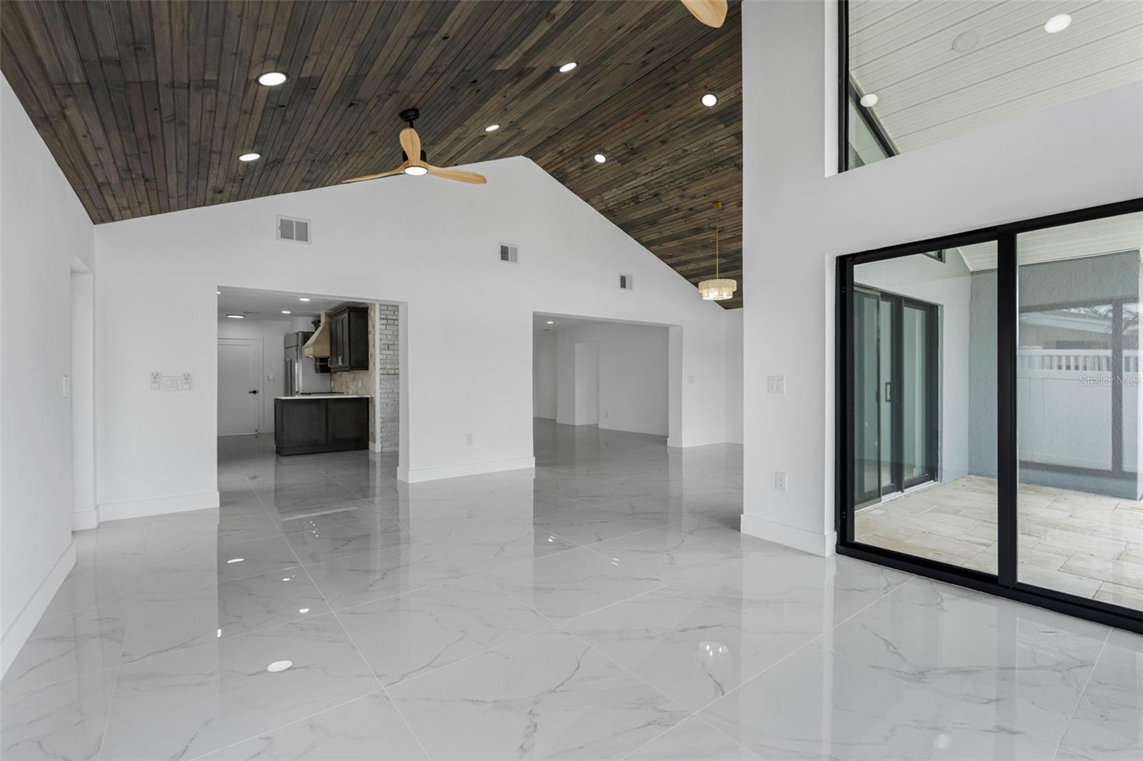 520 115TH AVE, TREASURE ISLAND, FL, 33706
