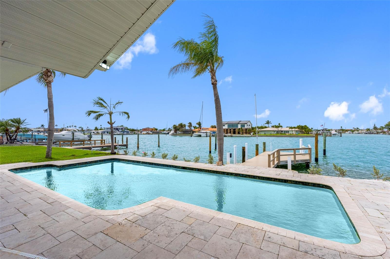 520 115TH AVE, TREASURE ISLAND, FL, 33706