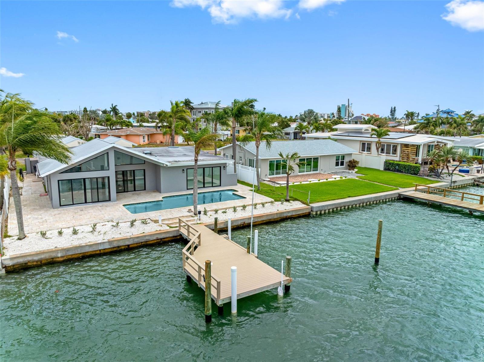 520 115TH AVE, TREASURE ISLAND, FL, 33706