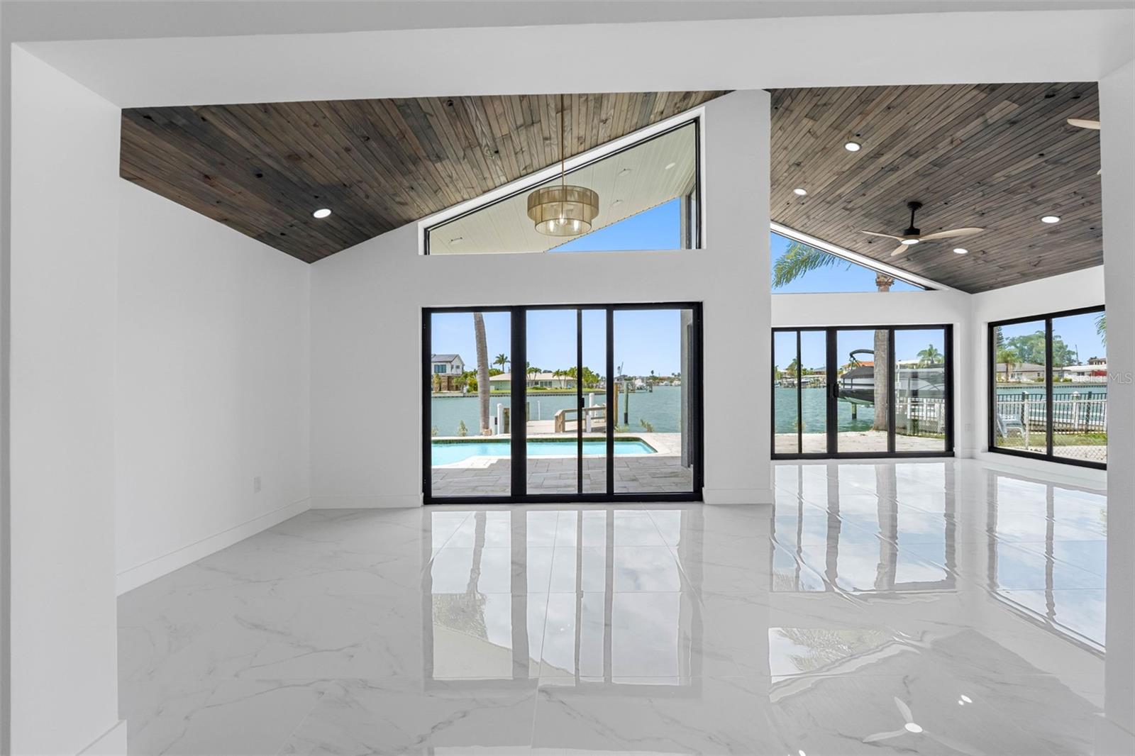 520 115TH AVE, TREASURE ISLAND, FL, 33706