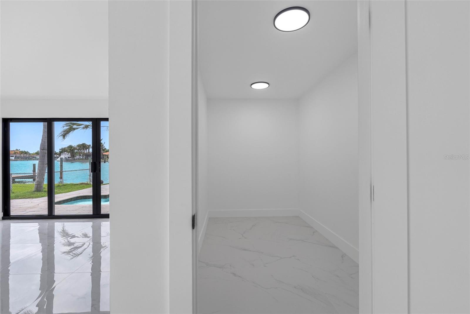 520 115TH AVE, TREASURE ISLAND, FL, 33706