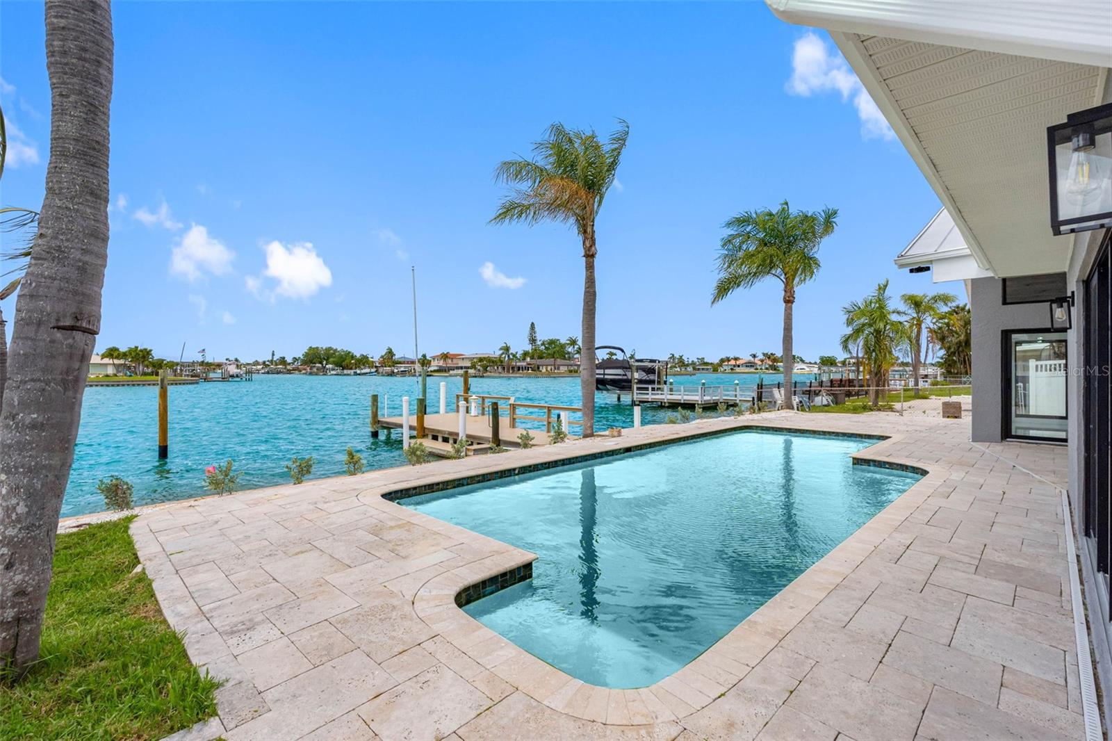 520 115TH AVE, TREASURE ISLAND, FL, 33706