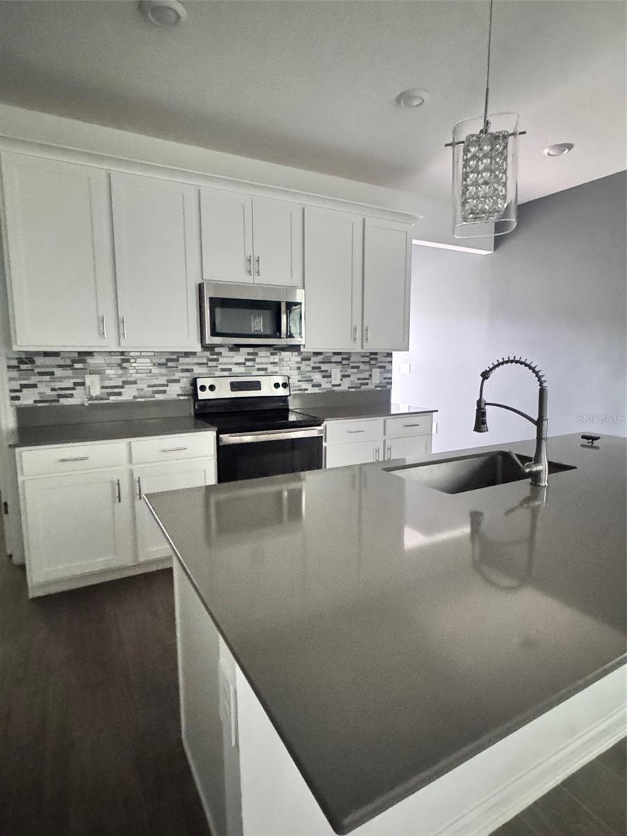 1563 CROSS PRAIRIE PKWY, KISSIMMEE, FL, 34744