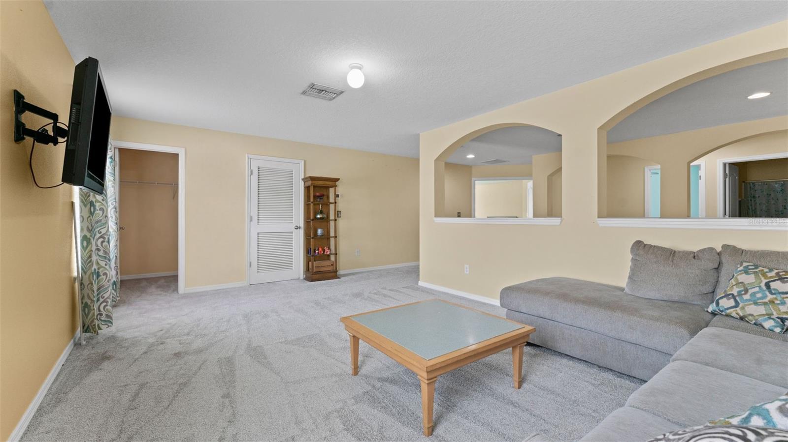 Loft/Flex Space Upstairs with walk-in closet