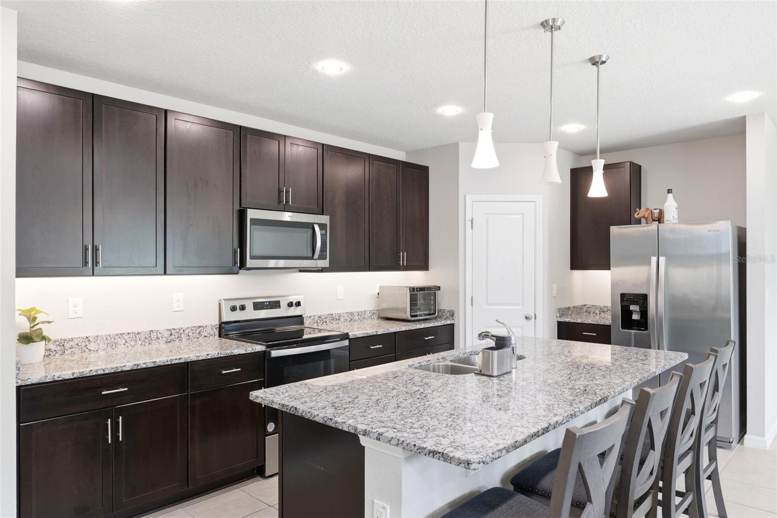 38905 HARLOW ROSE DR, ZEPHYRHILLS, FL, 33540