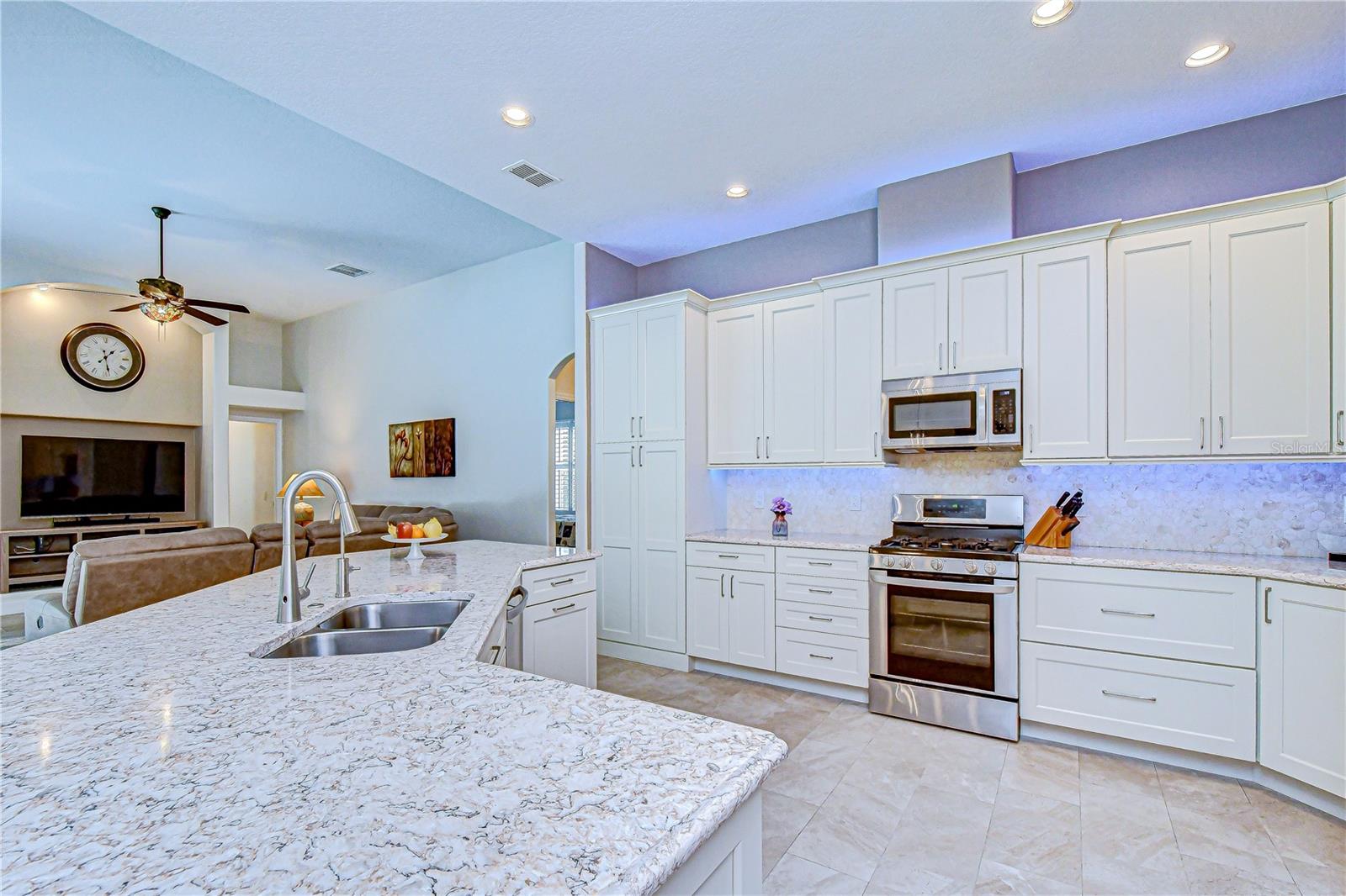 5612 EAGLEGLEN PL, LITHIA, FL, 33547