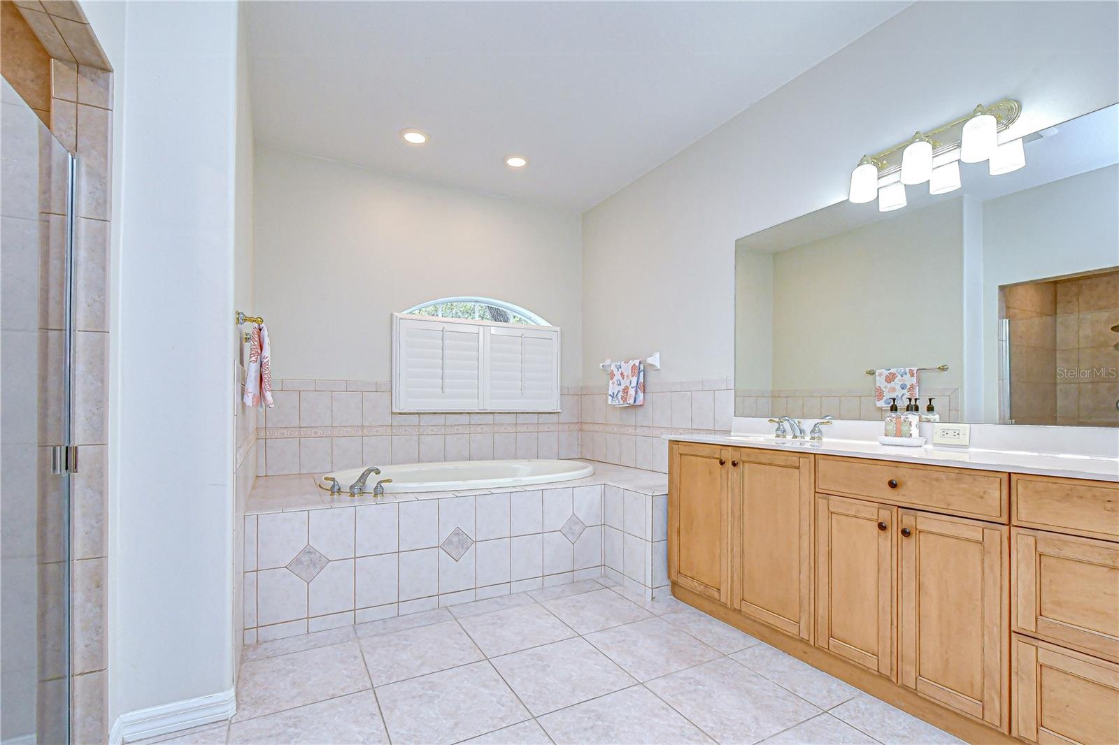 5612 EAGLEGLEN PL, LITHIA, FL, 33547