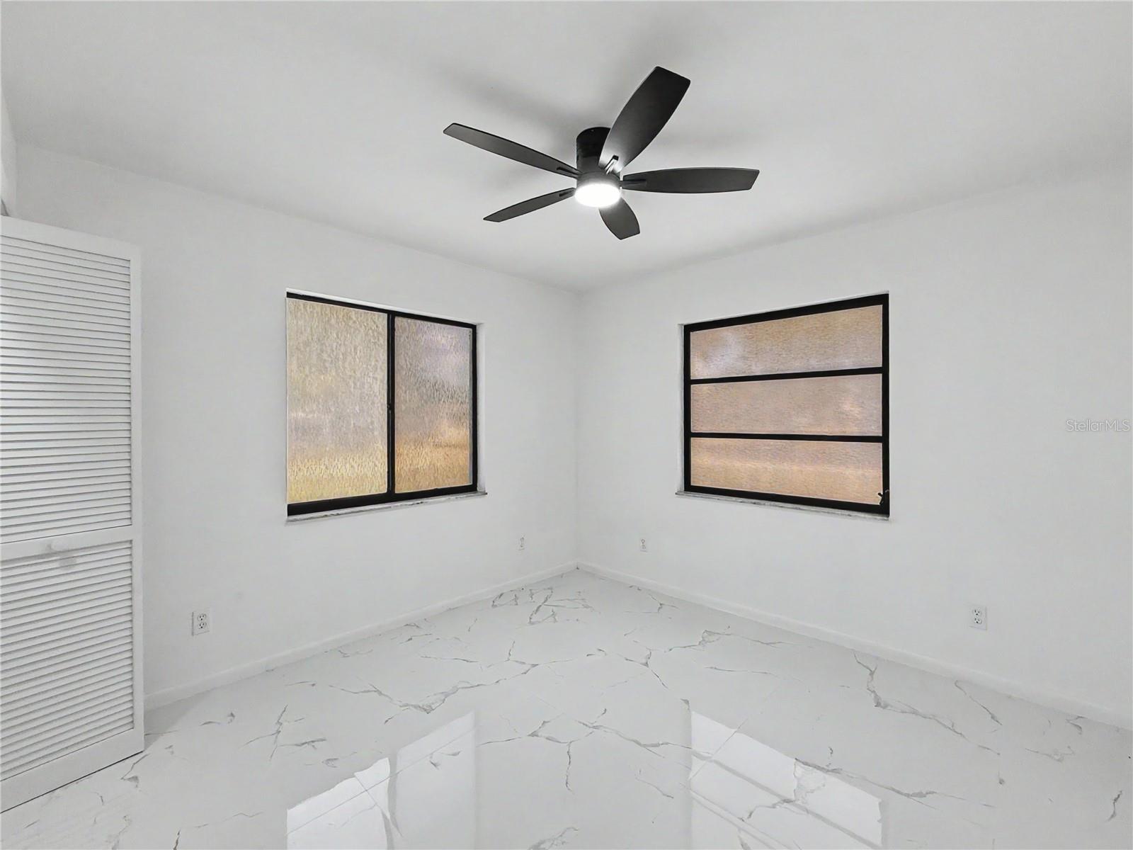 2101 HIBISCUS RD, FORT MYERS, FL, 33905