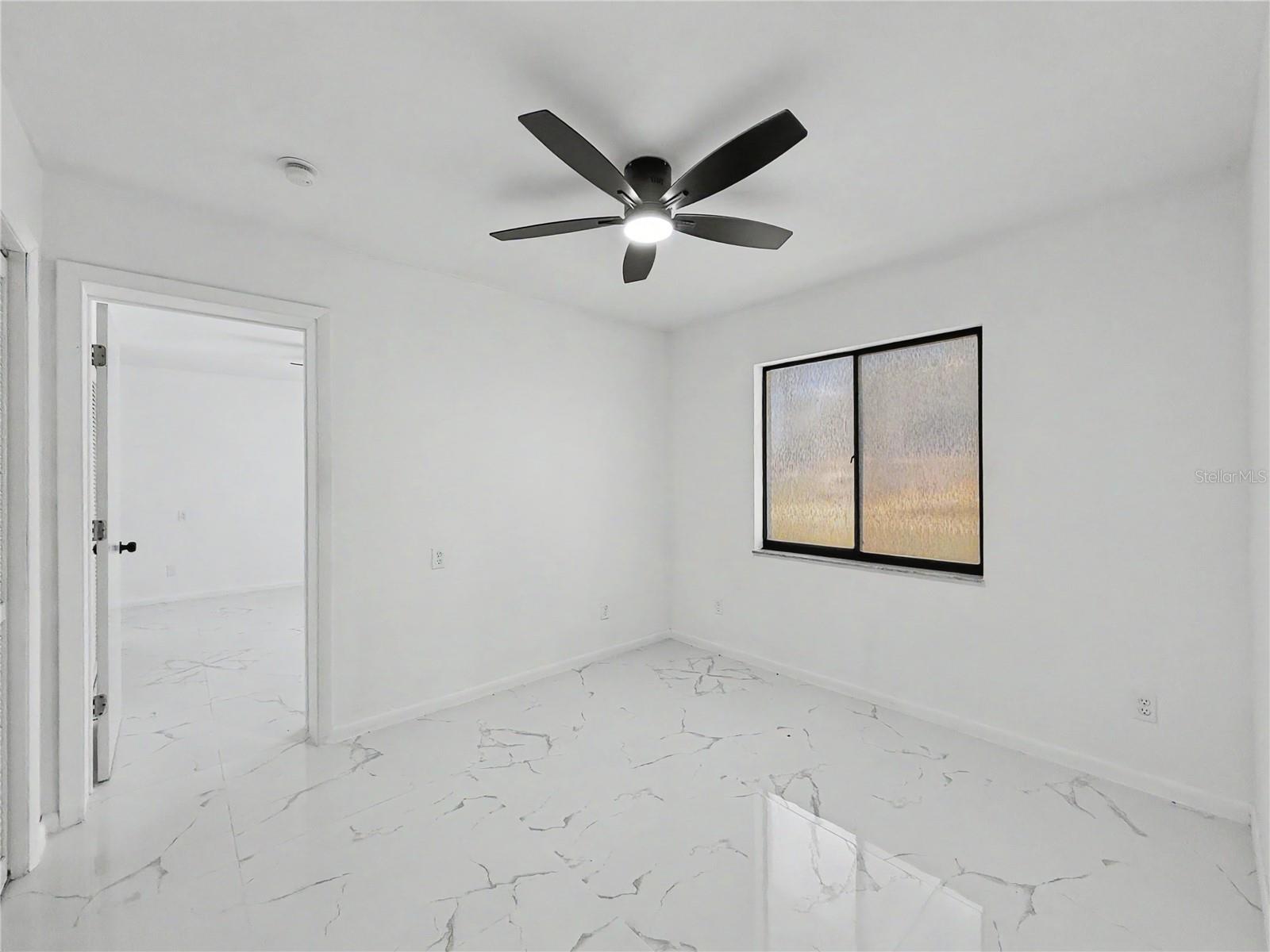 2101 HIBISCUS RD, FORT MYERS, FL, 33905