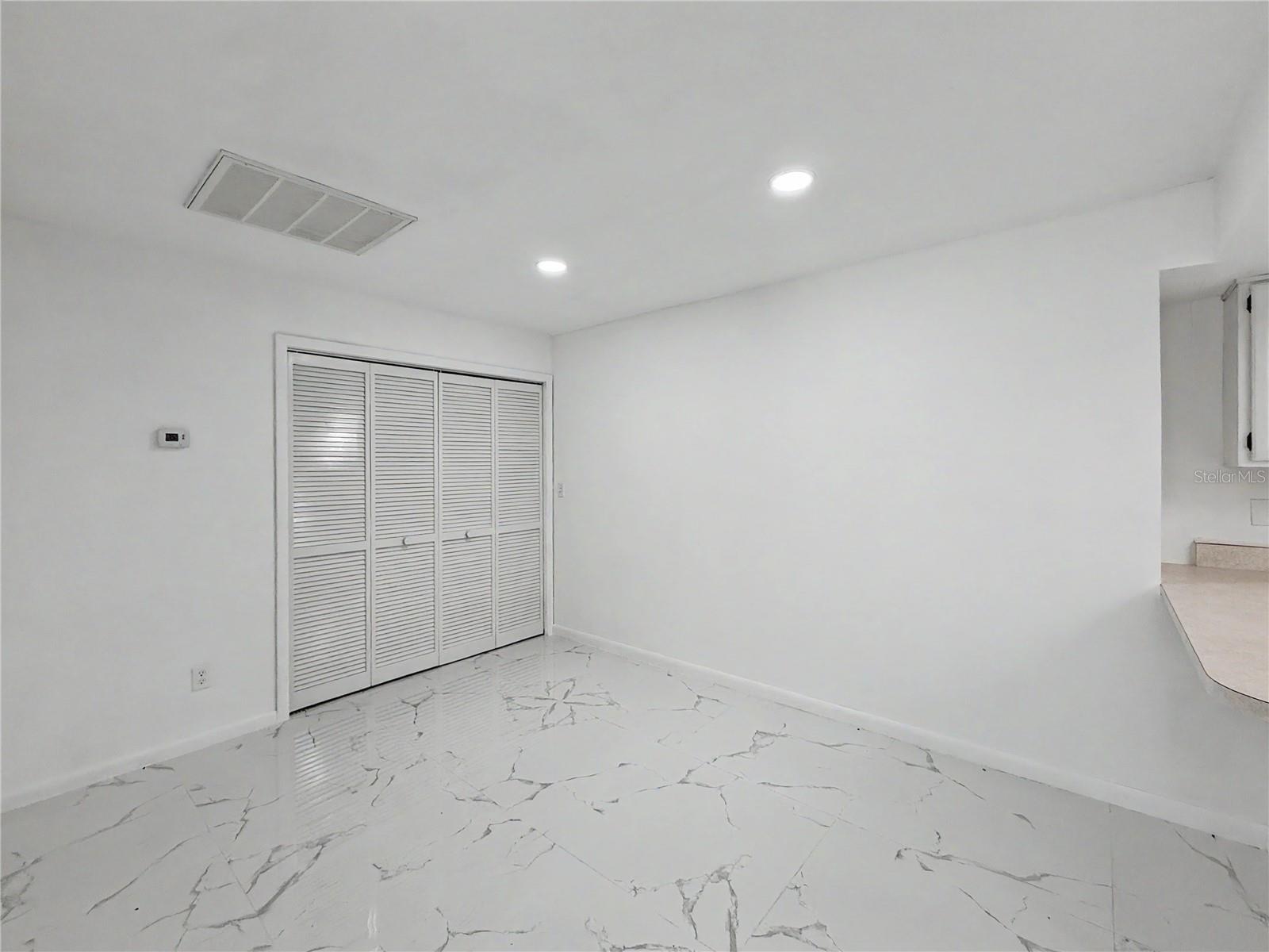 2101 HIBISCUS RD, FORT MYERS, FL, 33905