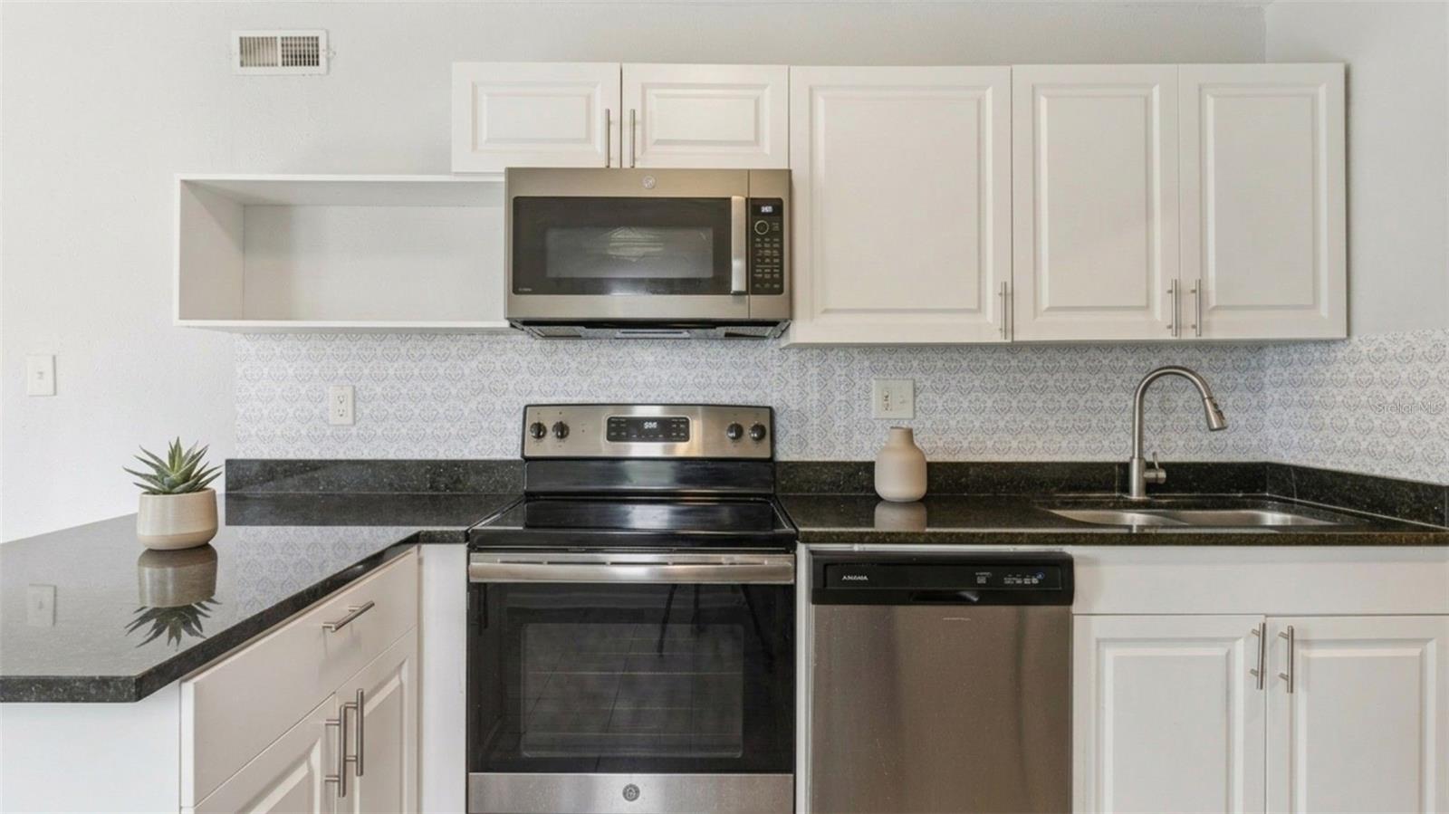 3323 AVENUE J NW, WINTER HAVEN, FL, 33881