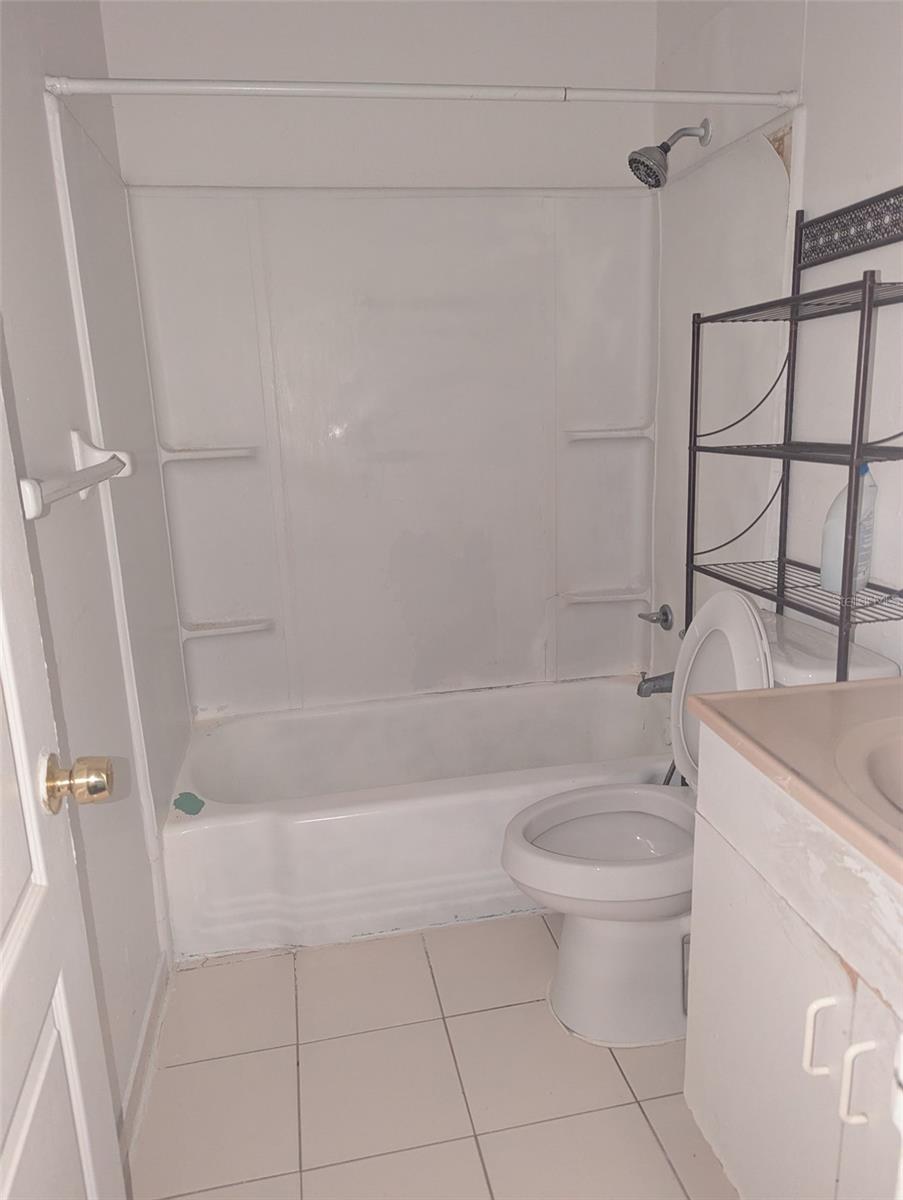 5885 DAHLIA  APT 209 DR #18, ORLANDO, FL, 32807