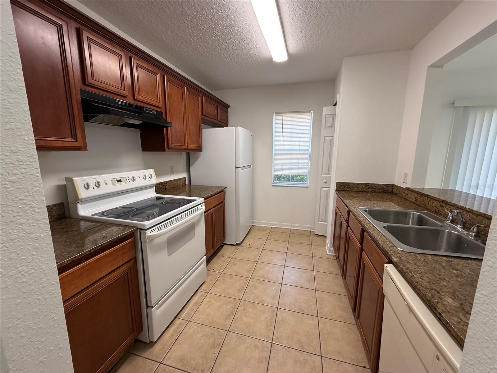 201 DRAW BRIDGE LN, VALRICO, FL, 33594