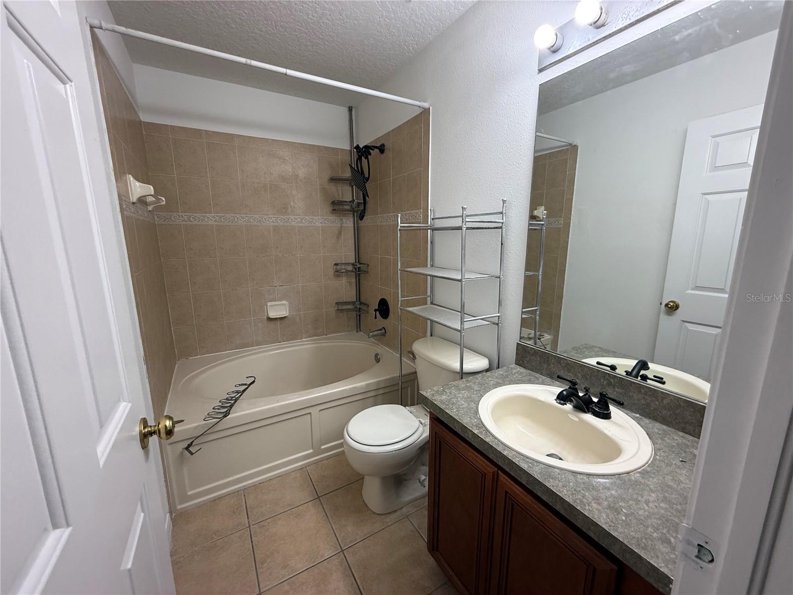 201 DRAW BRIDGE LN, VALRICO, FL, 33594