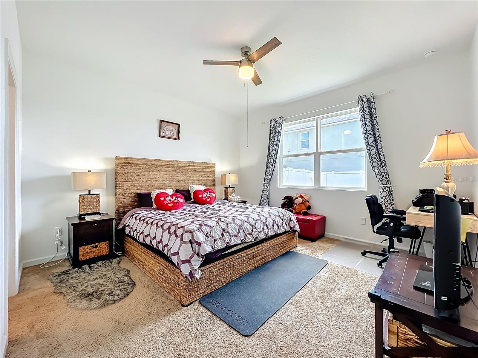 8560 COMPASS POINT AVE, ORLANDO, FL, 32832