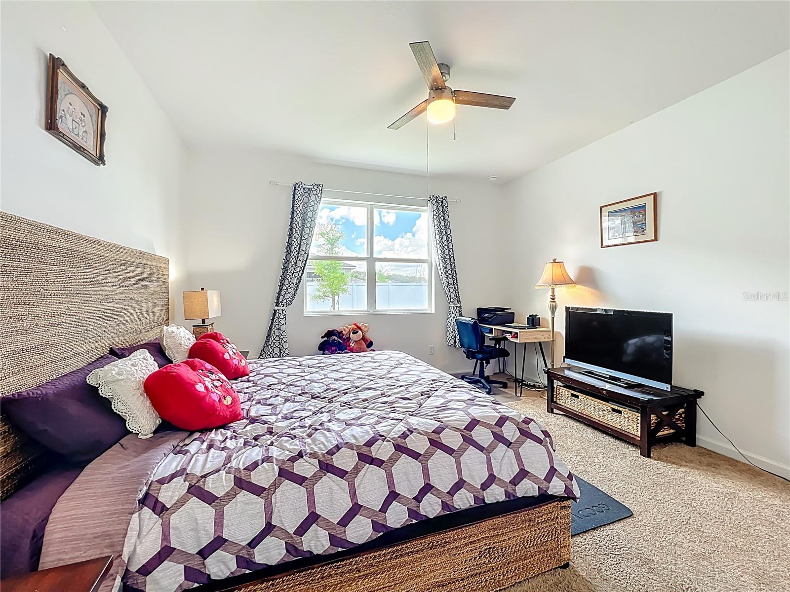 8560 COMPASS POINT AVE, ORLANDO, FL, 32832