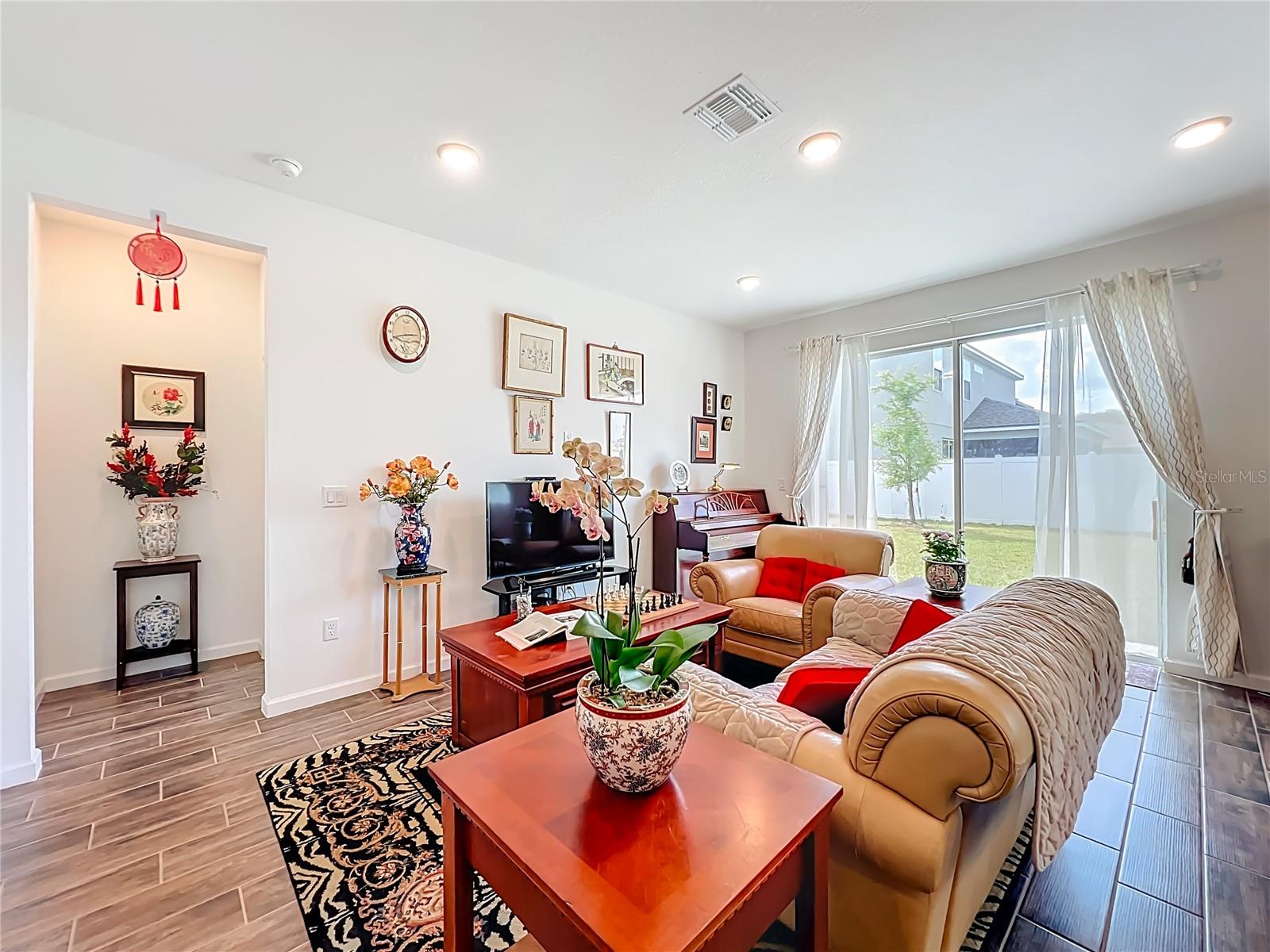 8560 COMPASS POINT AVE, ORLANDO, FL, 32832