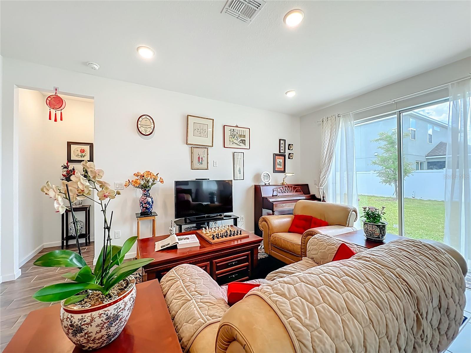 8560 COMPASS POINT AVE, ORLANDO, FL, 32832