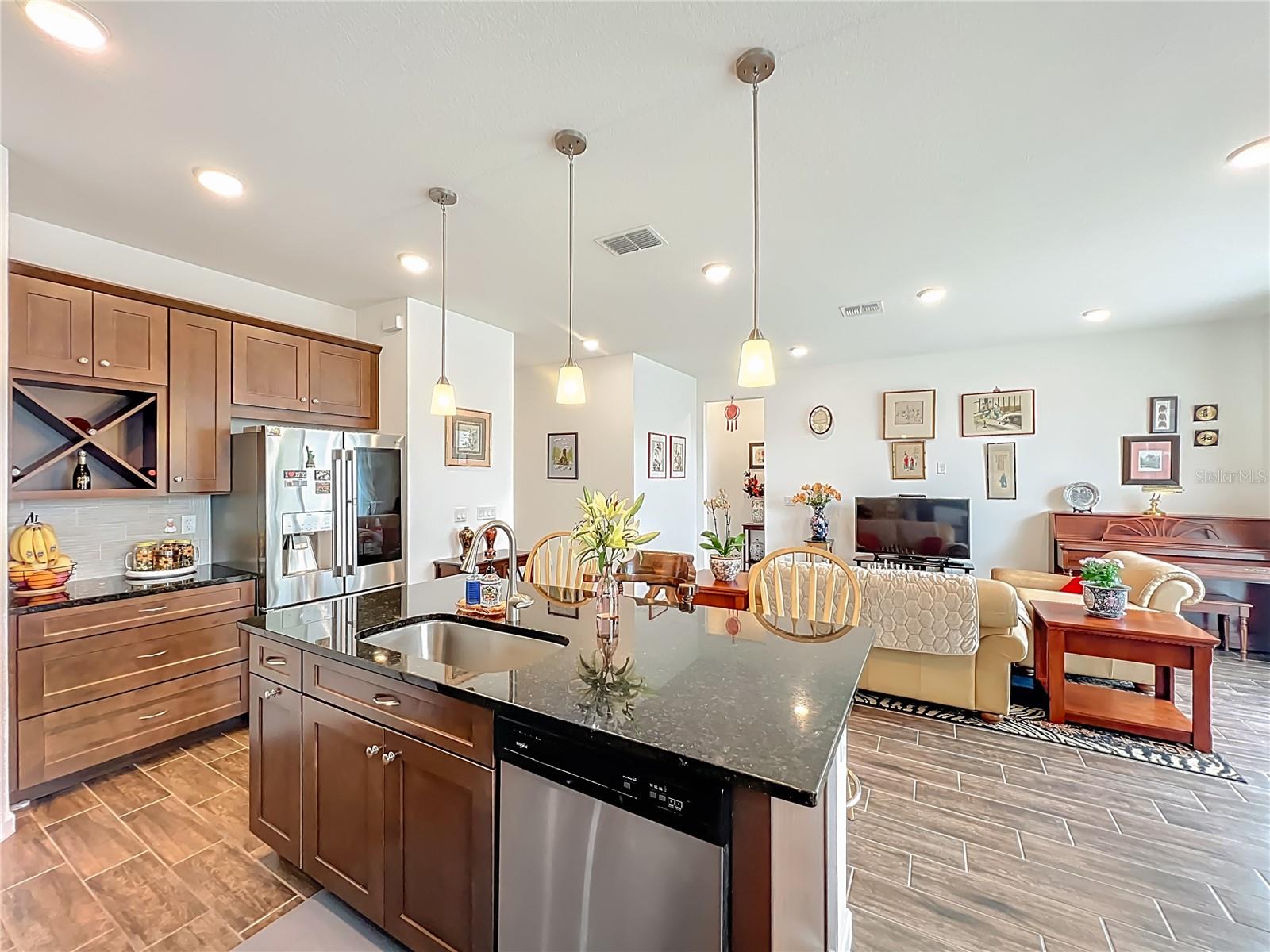 8560 COMPASS POINT AVE, ORLANDO, FL, 32832