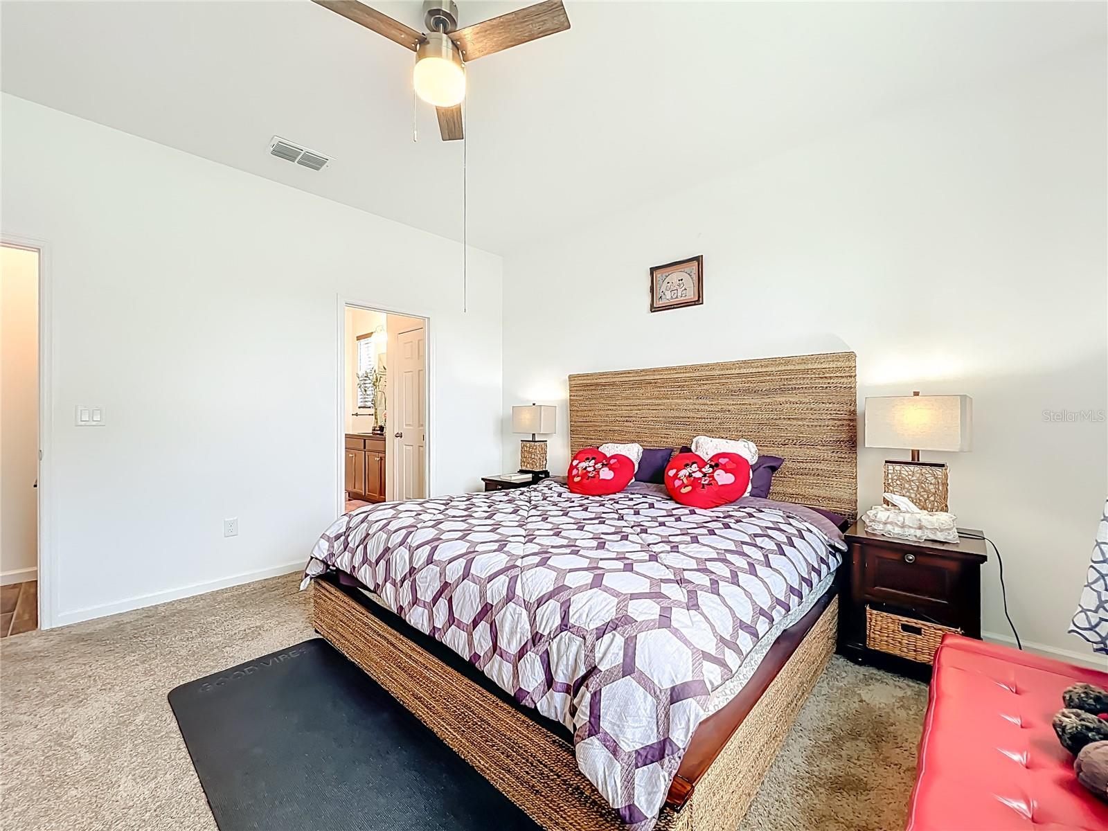 8560 COMPASS POINT AVE, ORLANDO, FL, 32832