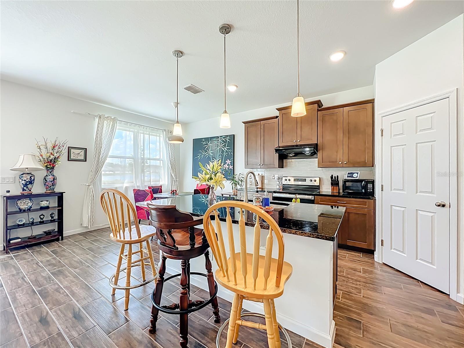 8560 COMPASS POINT AVE, ORLANDO, FL, 32832