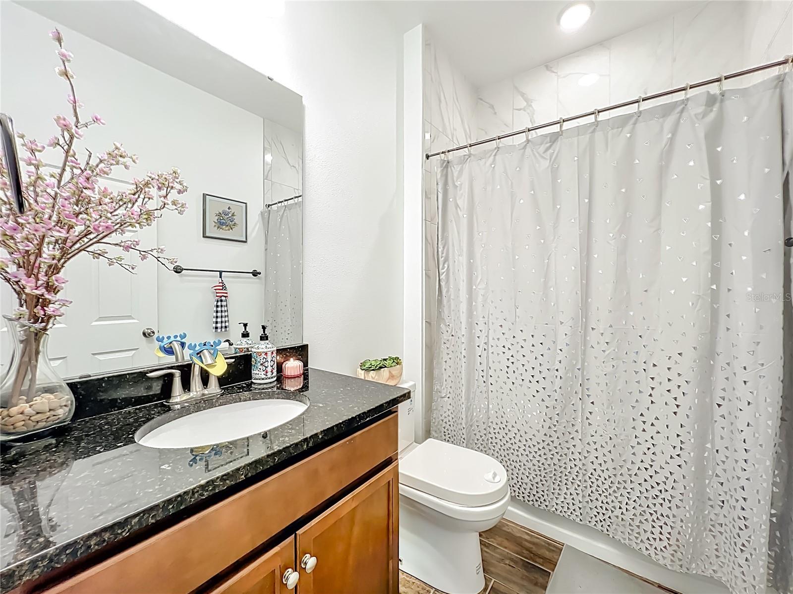 8560 COMPASS POINT AVE, ORLANDO, FL, 32832