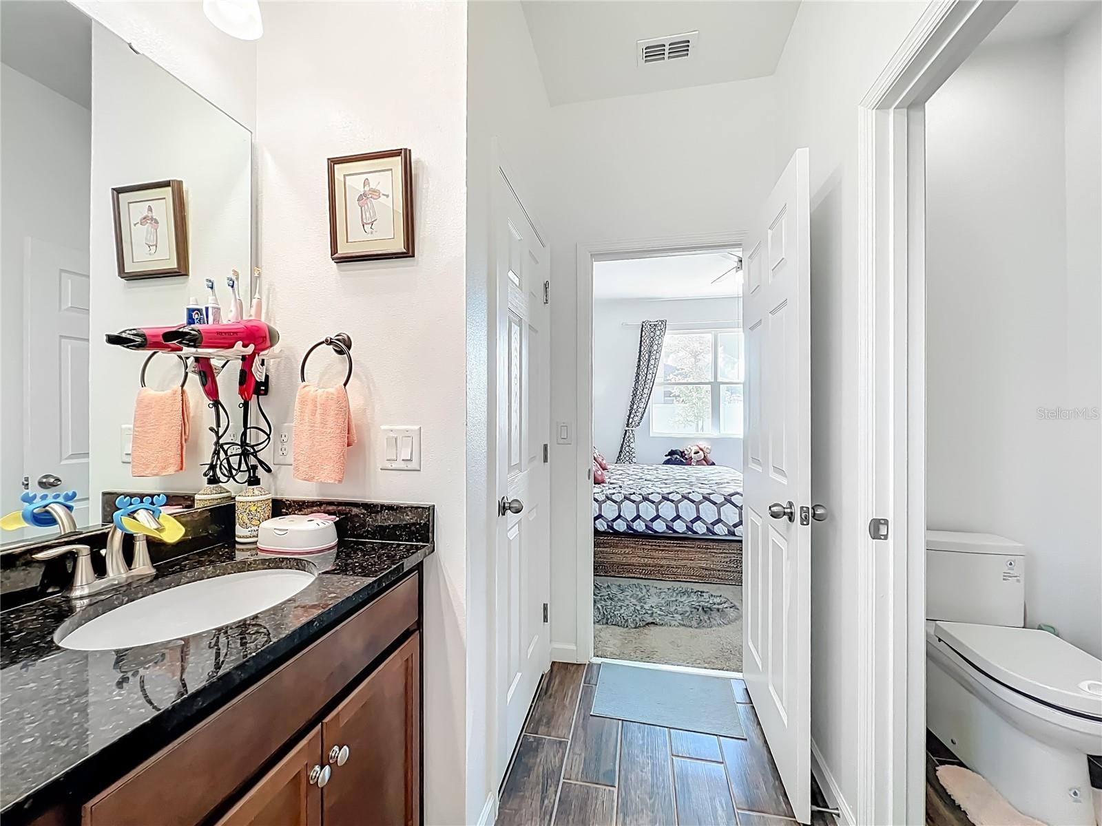 8560 COMPASS POINT AVE, ORLANDO, FL, 32832