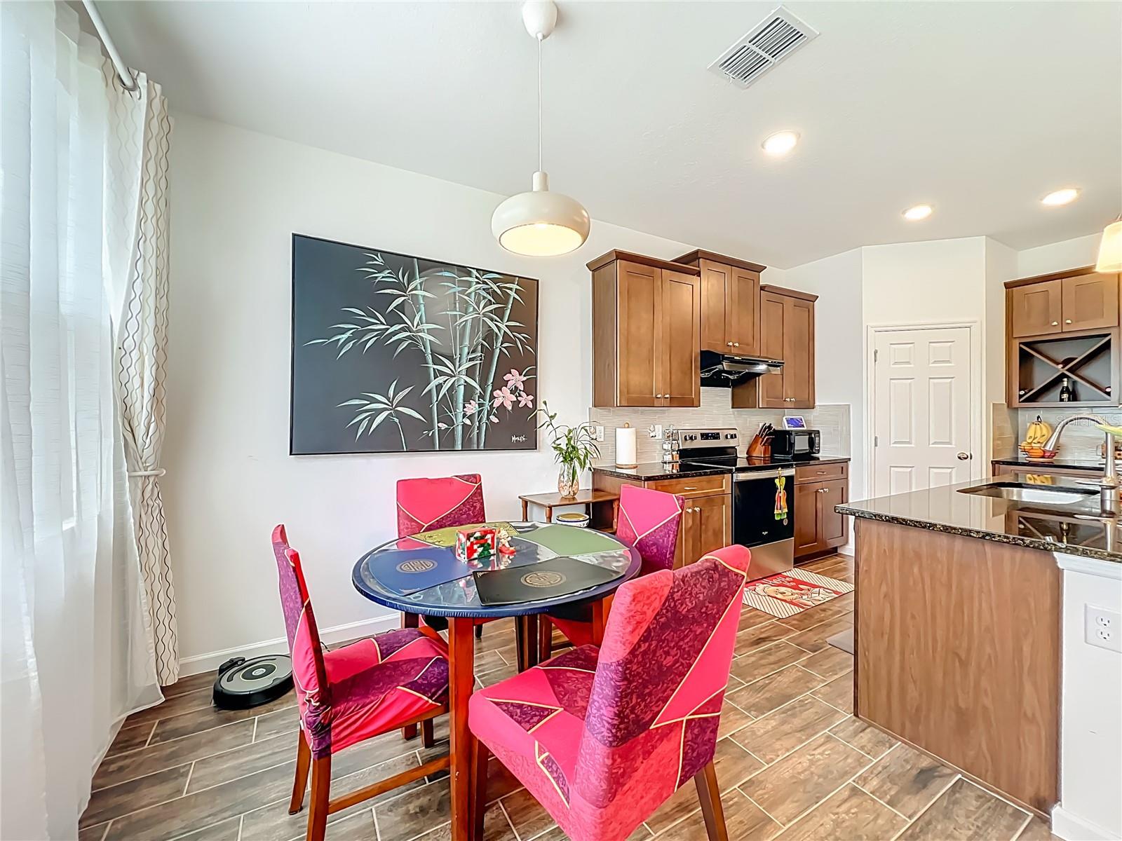 8560 COMPASS POINT AVE, ORLANDO, FL, 32832